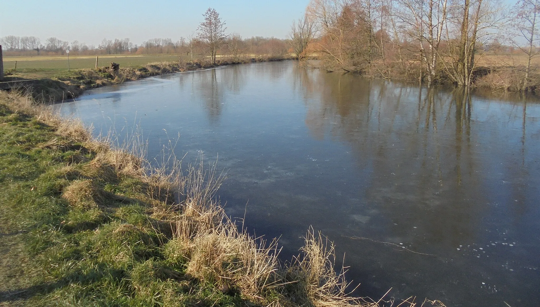 Photo showing: Een bevroren Oude Schelde op de grens van Berchem (Kluisbergen) met Melden (Oudenaarde) - Oost-Vlaanderen - België