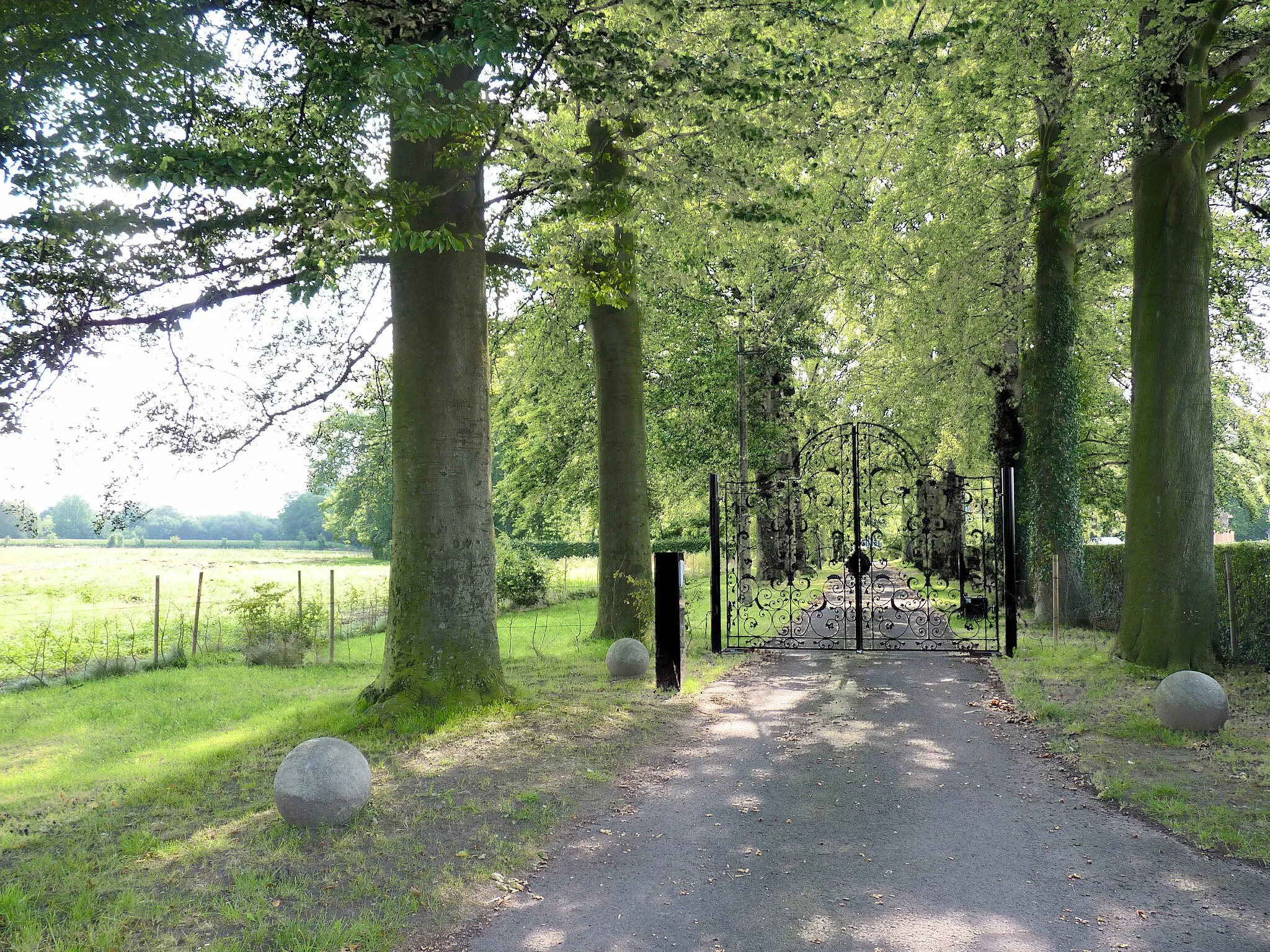 Photo showing: Toegangspoort van Kasteel van Krombrugge