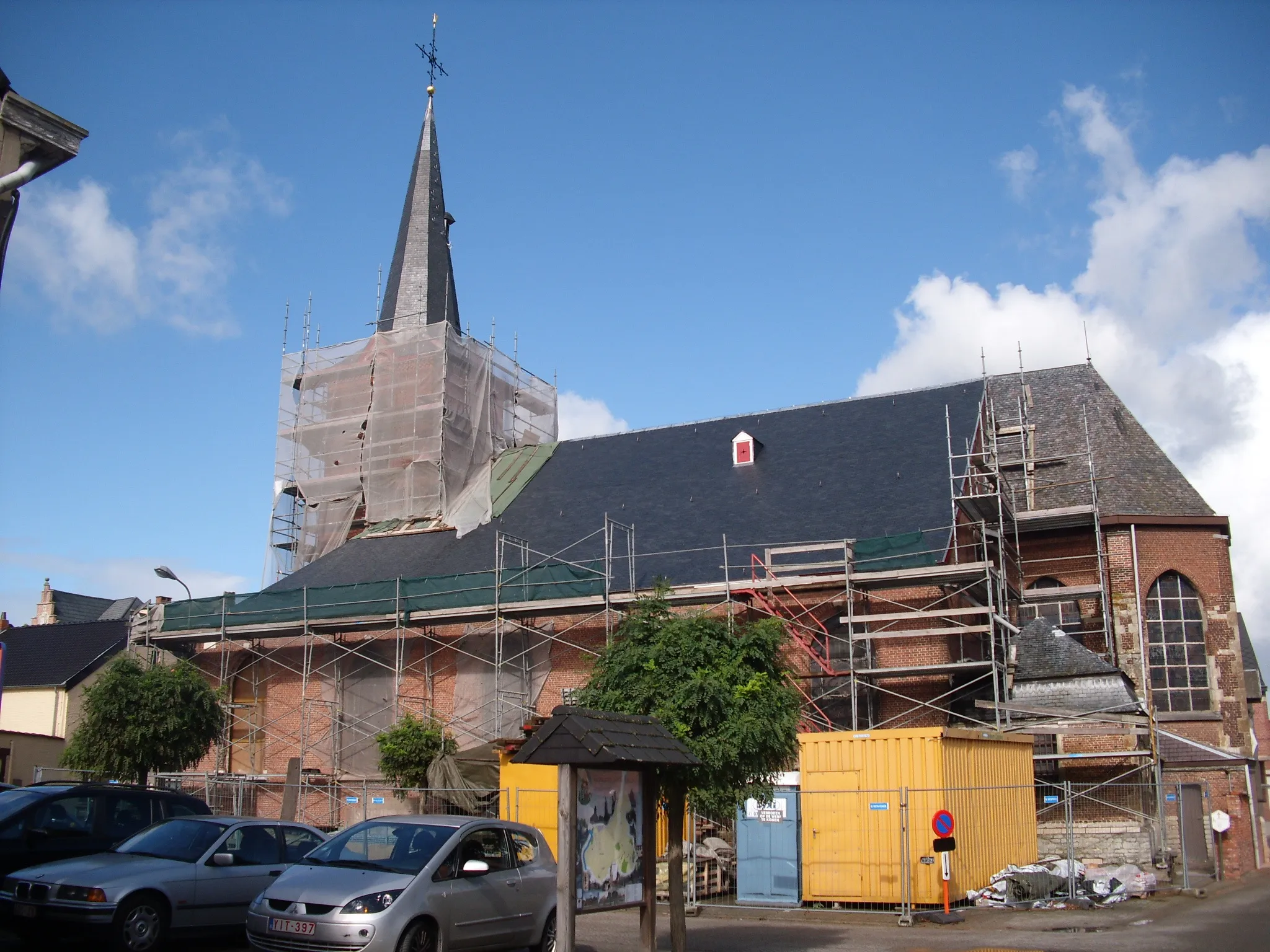 Photo showing: Sint-Stefaankerk -  Lippelo - Sint-Amands - Provincie Antwerpen - Vlaanderen - België. Tijdens de restauratiewerken in 2010.
Federatie Puurs
Dekenaat Klein-Brabant
Vicariaat Vlaams-Brabant
Aartsbisdom Mechelen - Brussel