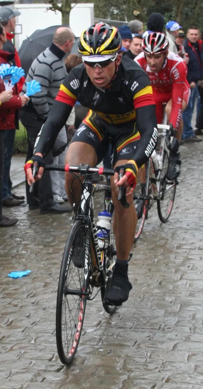 Photo showing: Stijn Devolder op de Kwaremont in de Ronde van Vlaanderen 2008