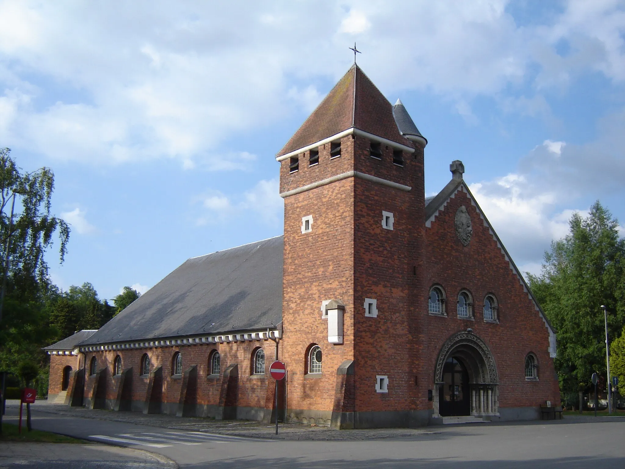 Photo showing: Church of Saint Paul in the hamlet Oudenbos in Lokeren. Oudenbos, Lokeren, East Flanders, Belgium