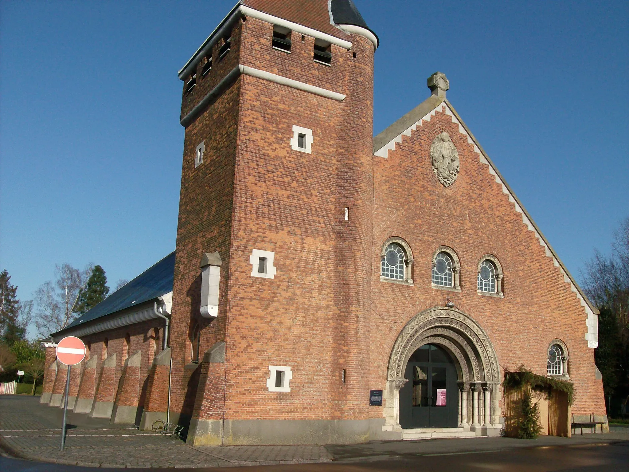 Photo showing: The church in Oudenbos, Lokeren, Belgium
