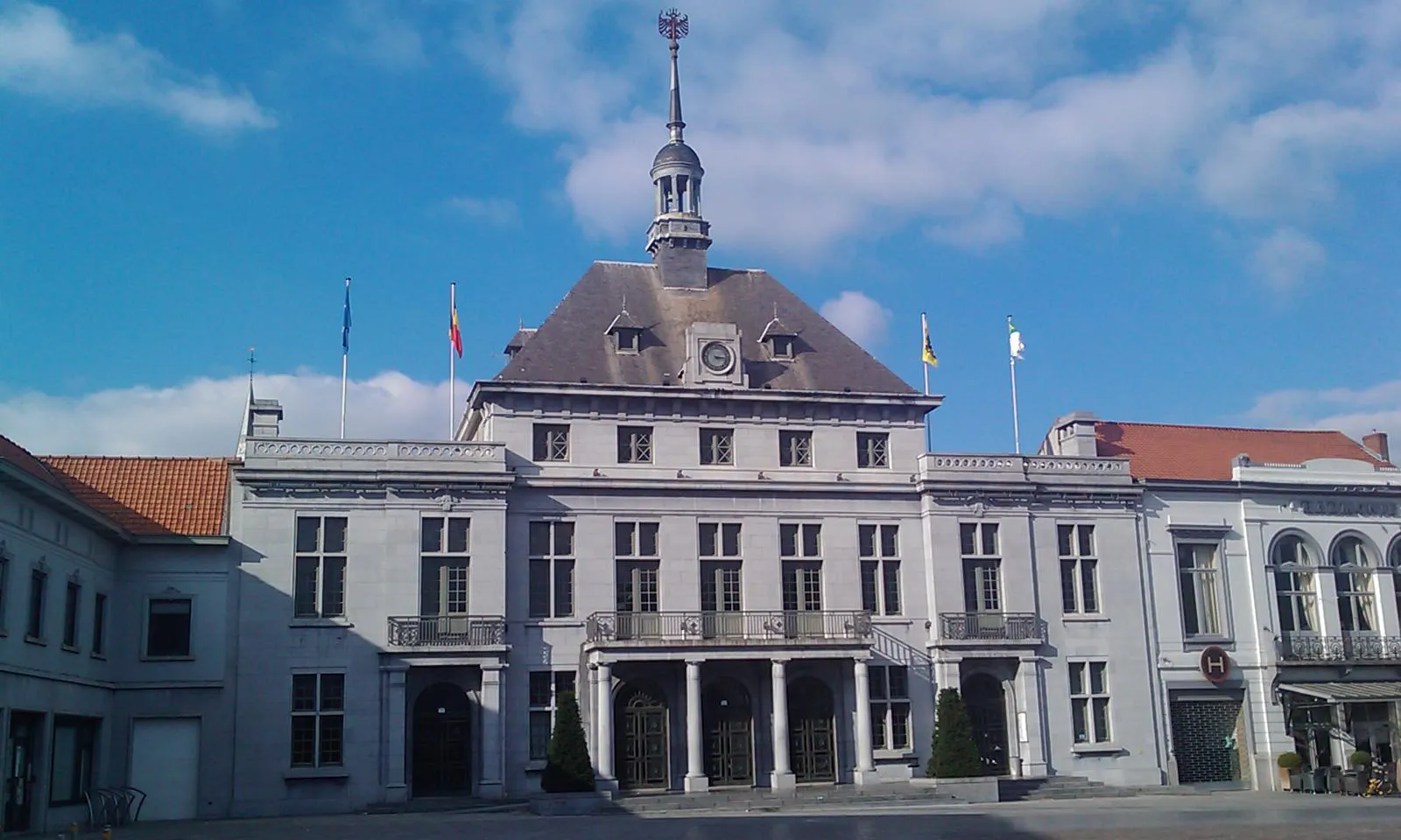 Photo showing: Stadhuis van Ronse