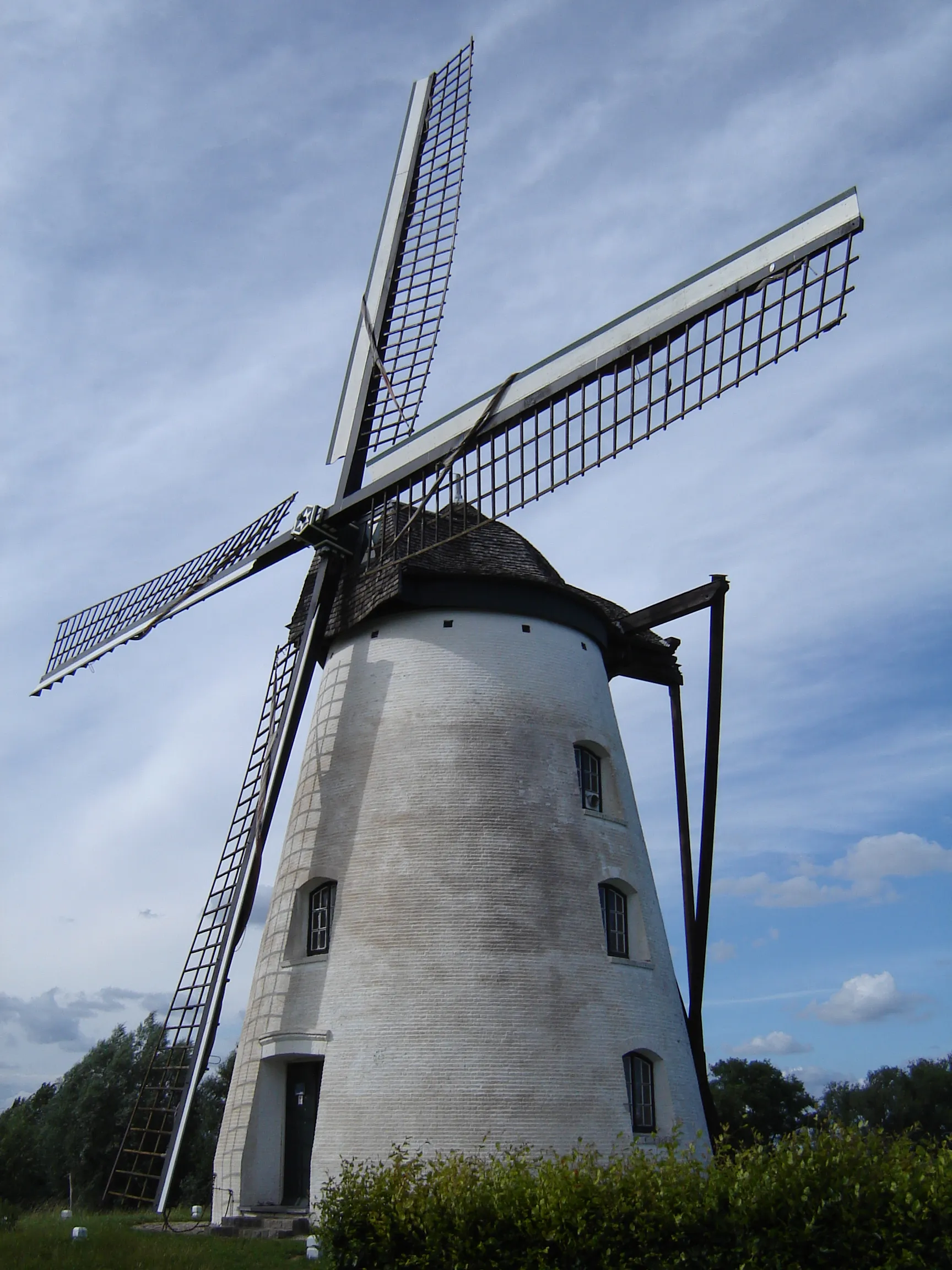 Photo showing: Verrebeekmolen windmill in Opbrakel. Opbrakel, Brakel, East Flanders, Belgium