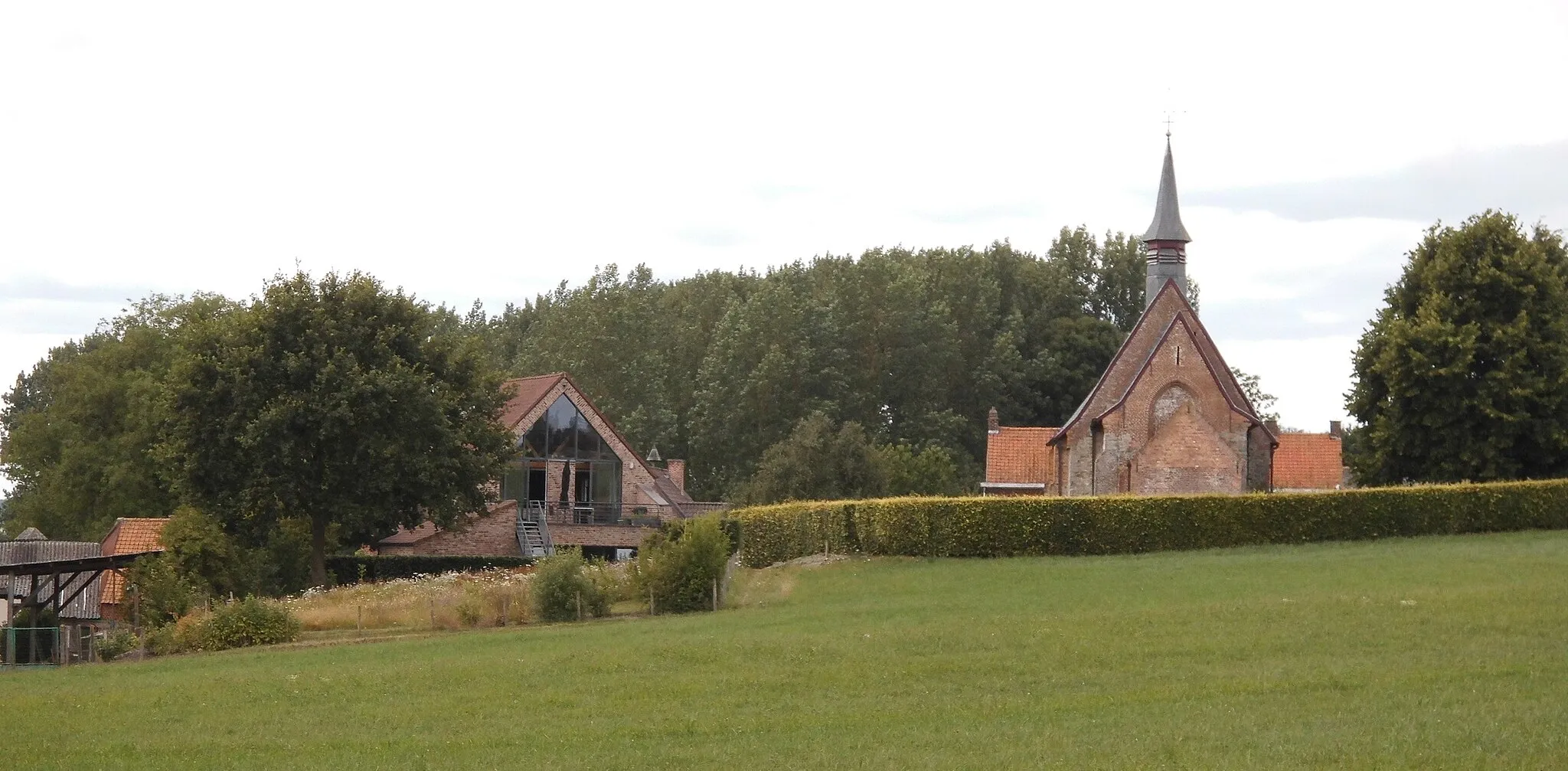 Photo showing: Achterzijde van de Sint-Vincentiuskapel - Kapellebergstraat - Maarke - Maarke-Kerkem - Maarkedal - Oost-Vlaanderen - België