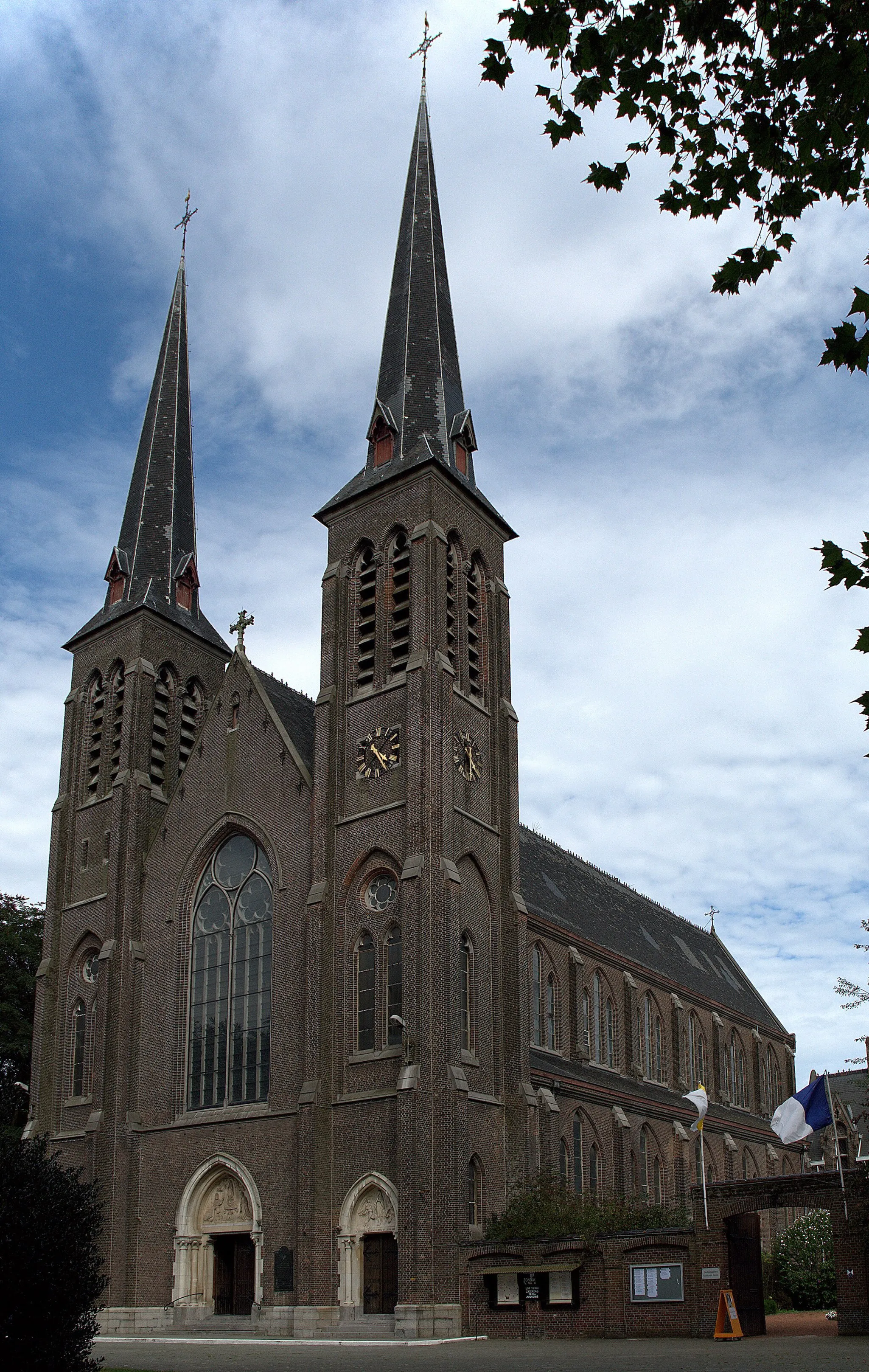 Photo showing: Basiliek van Oostakker-Lourdes te Oostakker, België