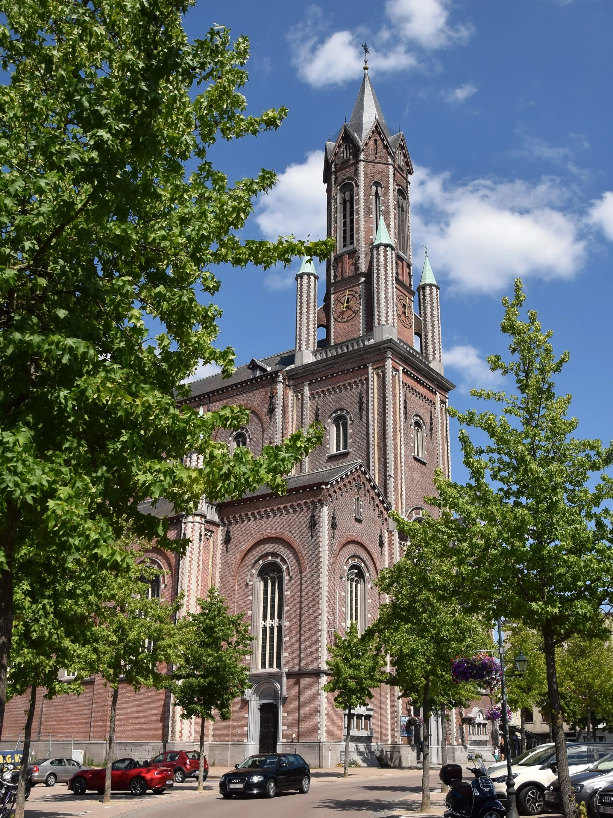 Photo showing: Sint-Gertrudiskerk op de Markt in de Belgische gemeente Wetteren.