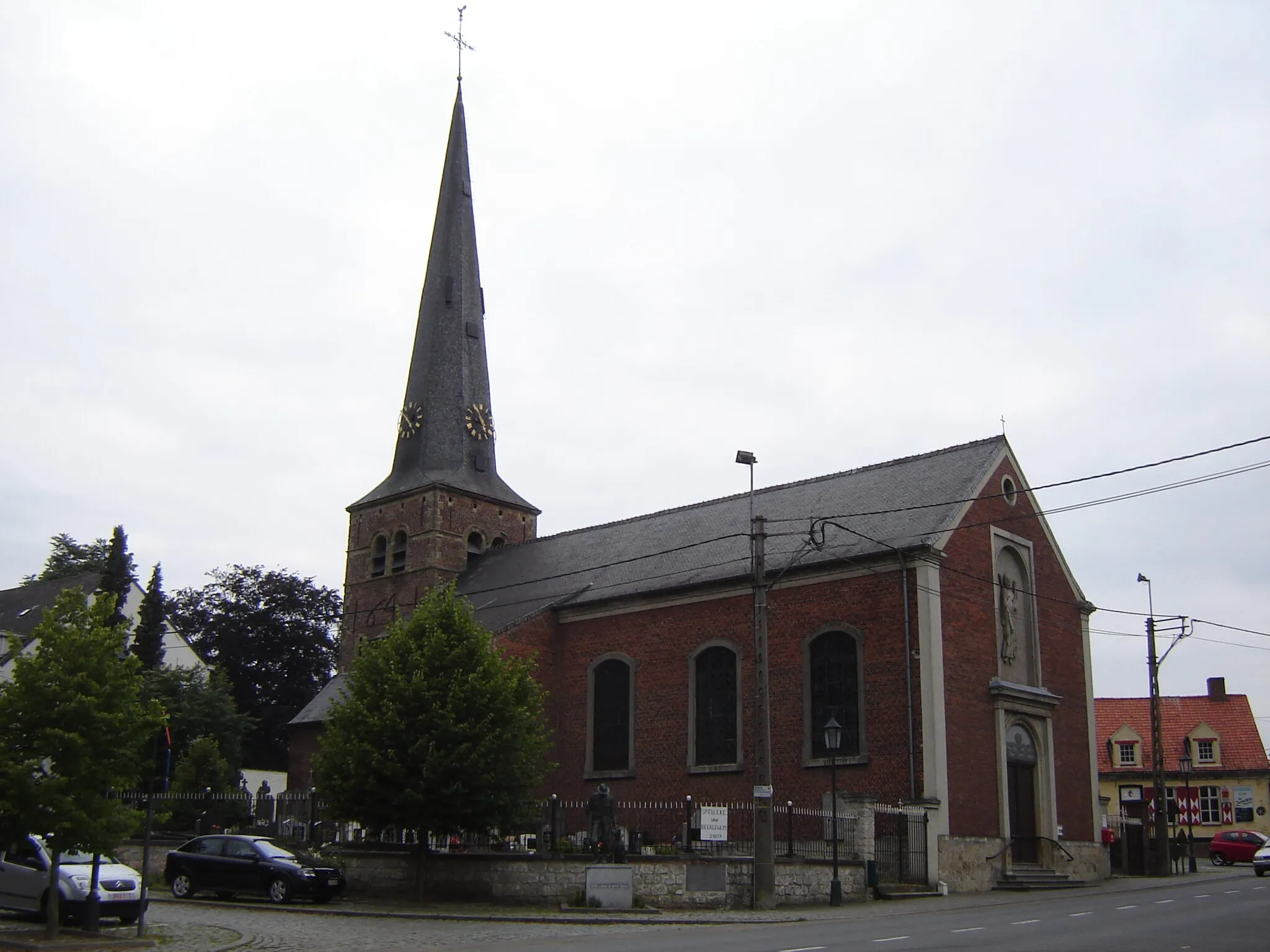 Photo showing: Church of Saint Andrew in Beerlegem, Zwalm, East Flanders, Belgium.