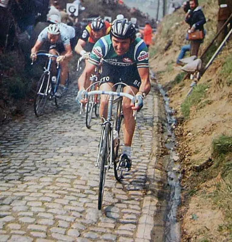 Photo showing: Roger de Vlaeminck at Tour of Flanders (Koppenberg), picture taken by Mick Knapton. Color correction by Tvpm