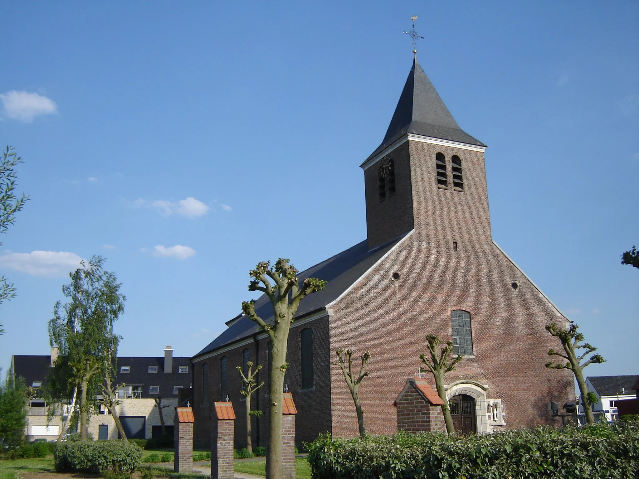 Photo showing: Church of the Holy Cross and Our Lady in Oosteeklo. Oosteeklo, Assenede, East Flanders, Belgium