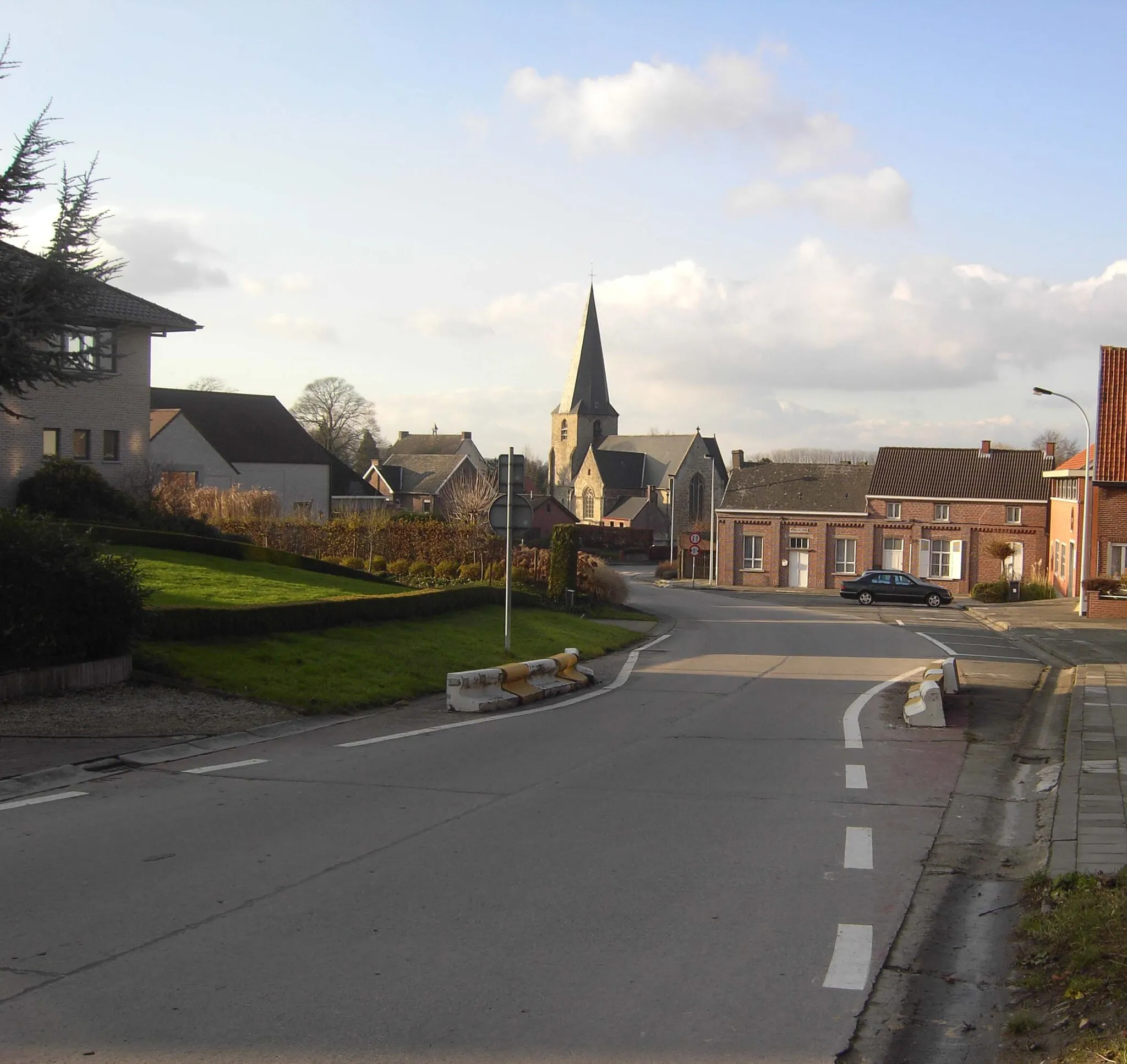 Photo showing: Algemeen zicht op Landskouter - kerk en oud gemeentehuis - Oosterzele - Oost-Vlaanderen - België