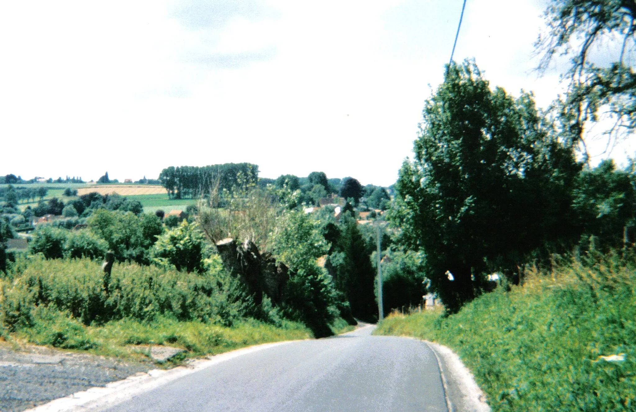 Photo showing: Wolvenberg, a hill in Volkegem, a submunicipality of Oudenaarde, Belgium, which is climbed in cyclism contests.