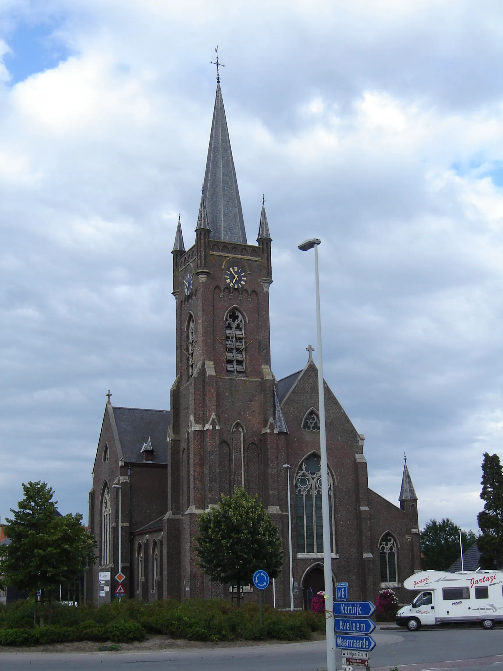 Photo showing: Church of Saint Amand in Kerkhove, Avelgem, West Flanders, Belgium.