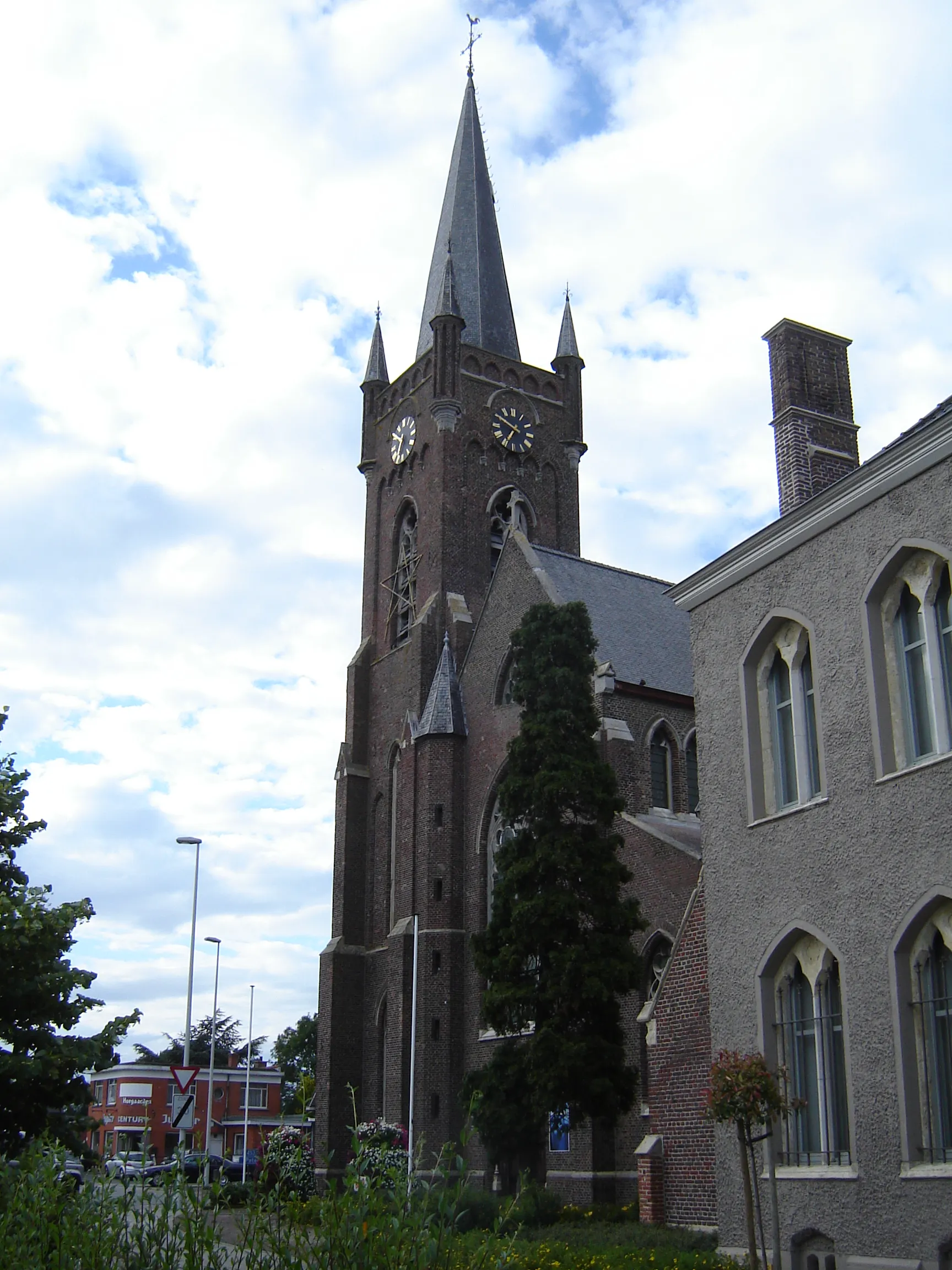 Photo showing: Church of Saint Amand in Kerkhove, Avelgem, West Flanders, Belgium.