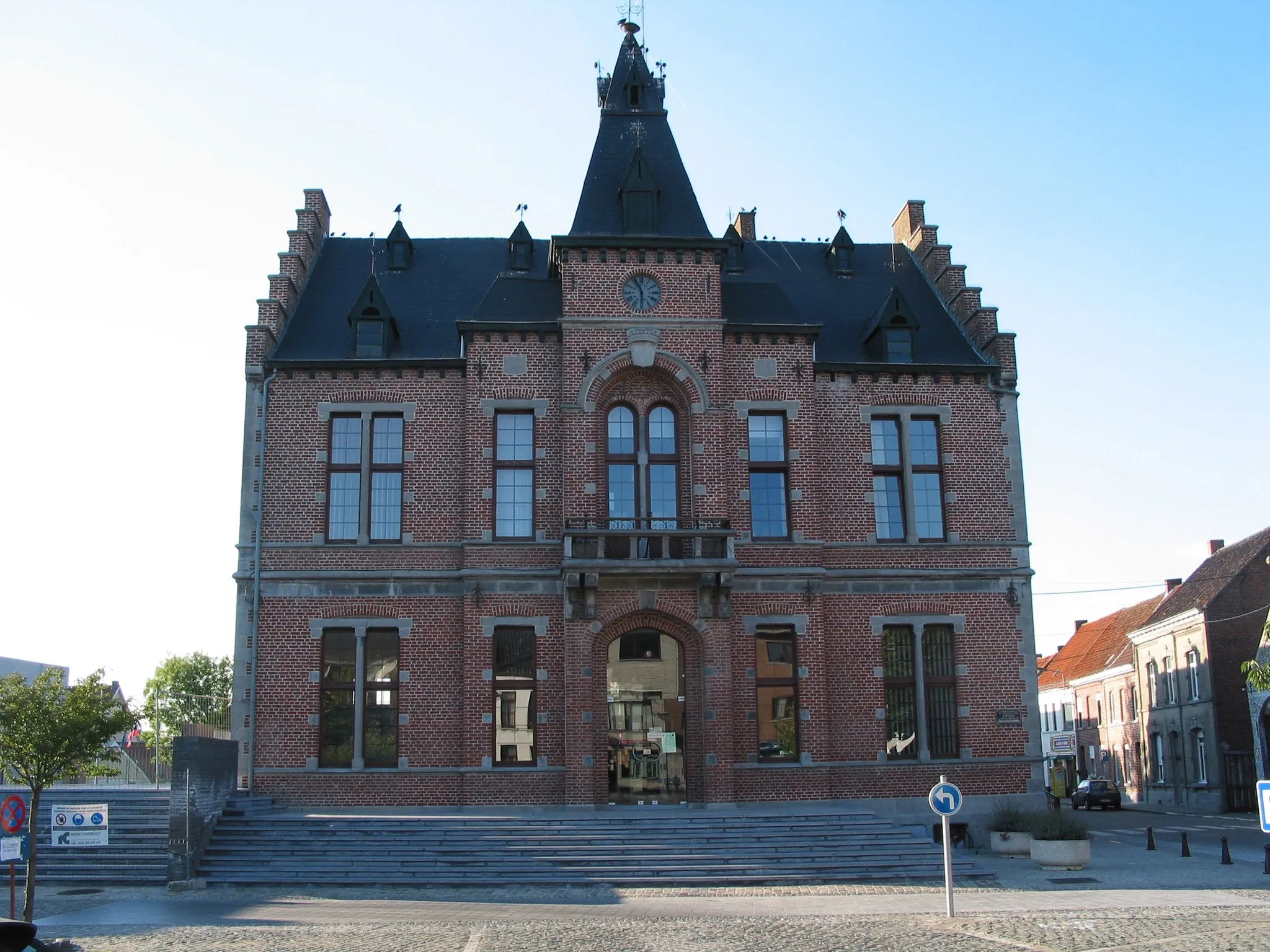 Photo showing: Frasnes-lez-Anvaing (Belgium), the town hall.