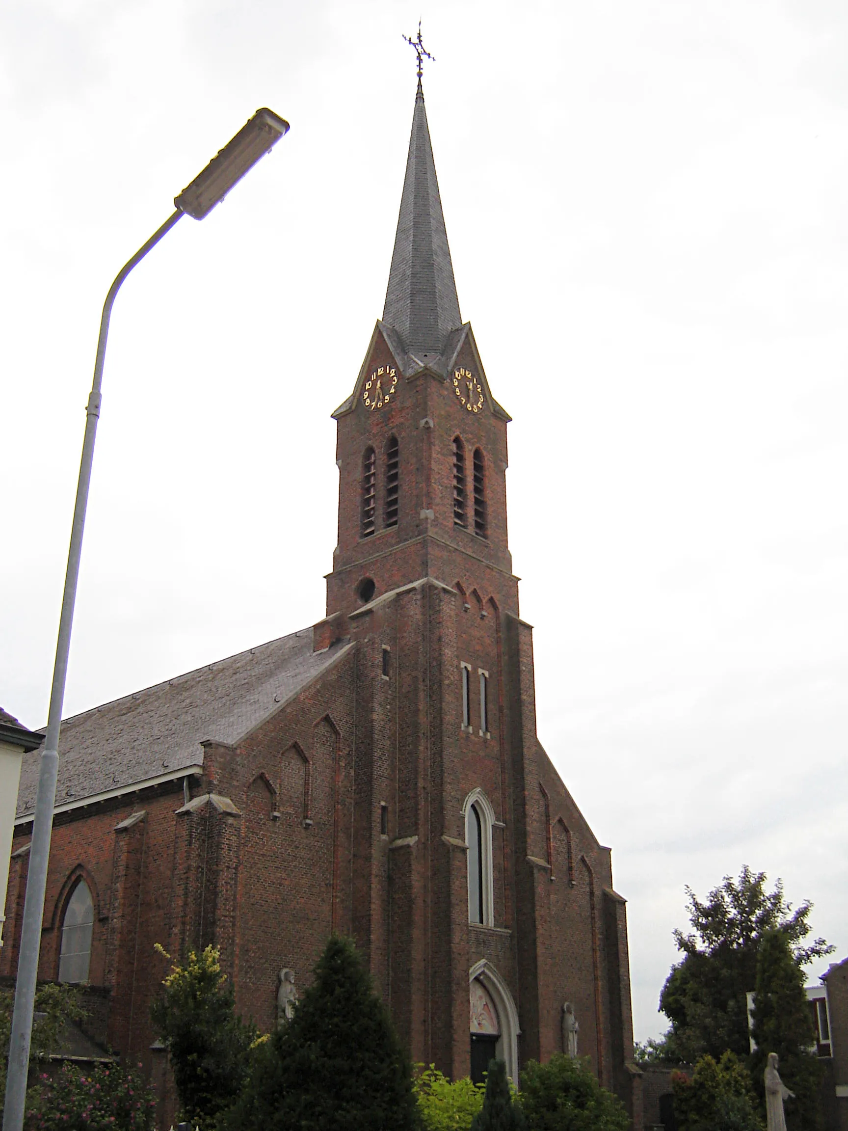 Photo showing: Church of Saint Peter and Paul in Vogelwaarde (Boschkapelle part). Vogelwaarde, Hulst, Zeeland, Netherlands.