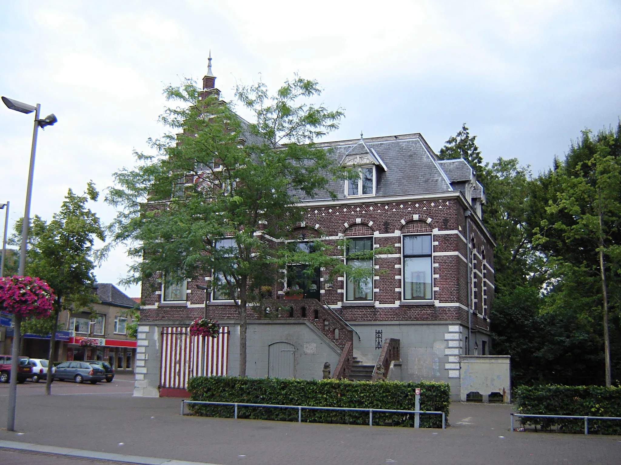 Photo showing: Town hall in Zaamslag. Zaamslag, Terneuzen, Zeeland, Netherlands.