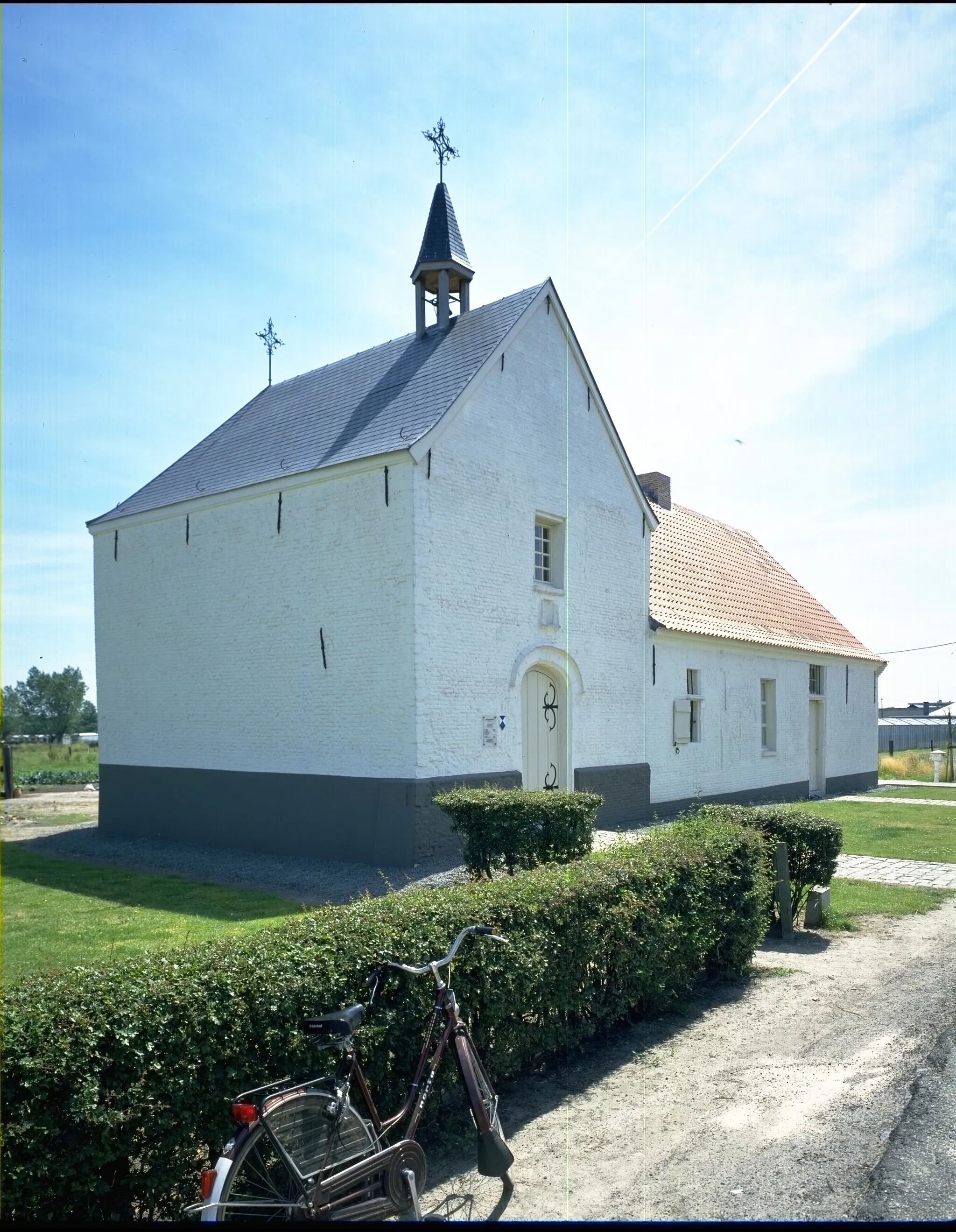 Photo showing: De kapel van de H.Lazarus & O.L.V.Hemelvaart en aanleunende hoeve: algemeen zicht (R.45°) (vml.Leproserie)