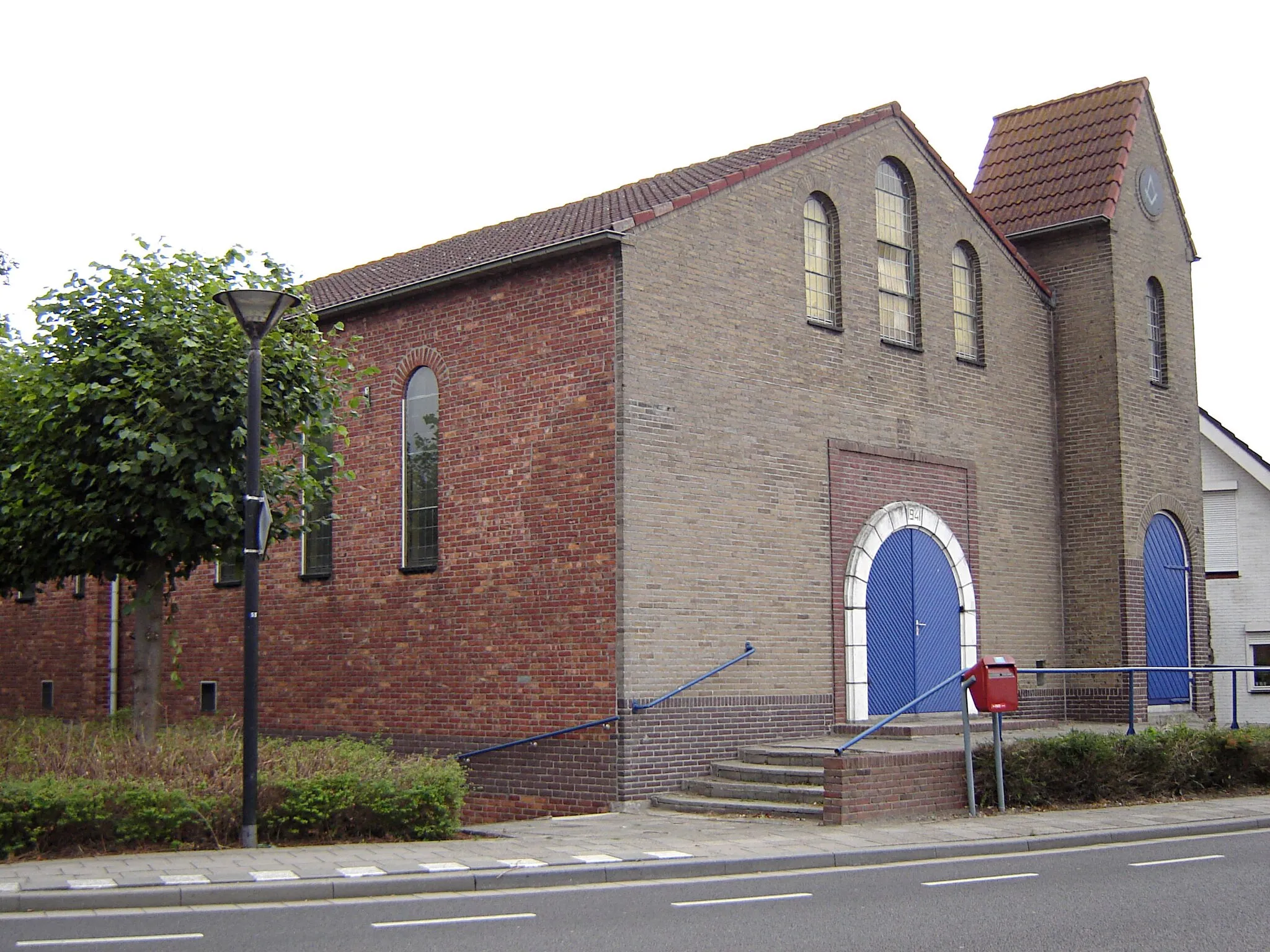 Photo showing: Former church of the Reformed Churches in the Netherlands (until 1974), since 1975 a masonic lodge, in Spui, Terneuzen, Zeeland, Netherlands.