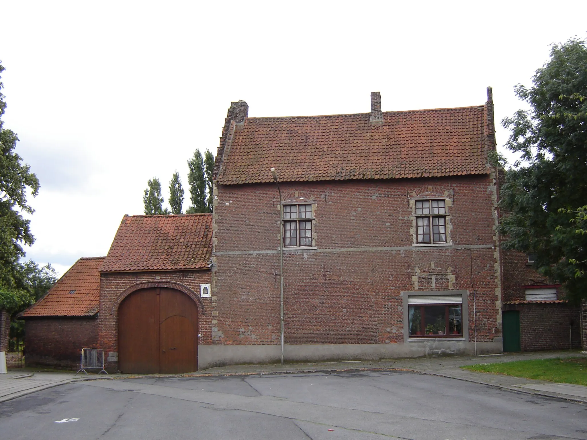 Photo showing: "Kasteelhof" farm, located behind the church. Rekkem, Menen, West Flanders, Belgium