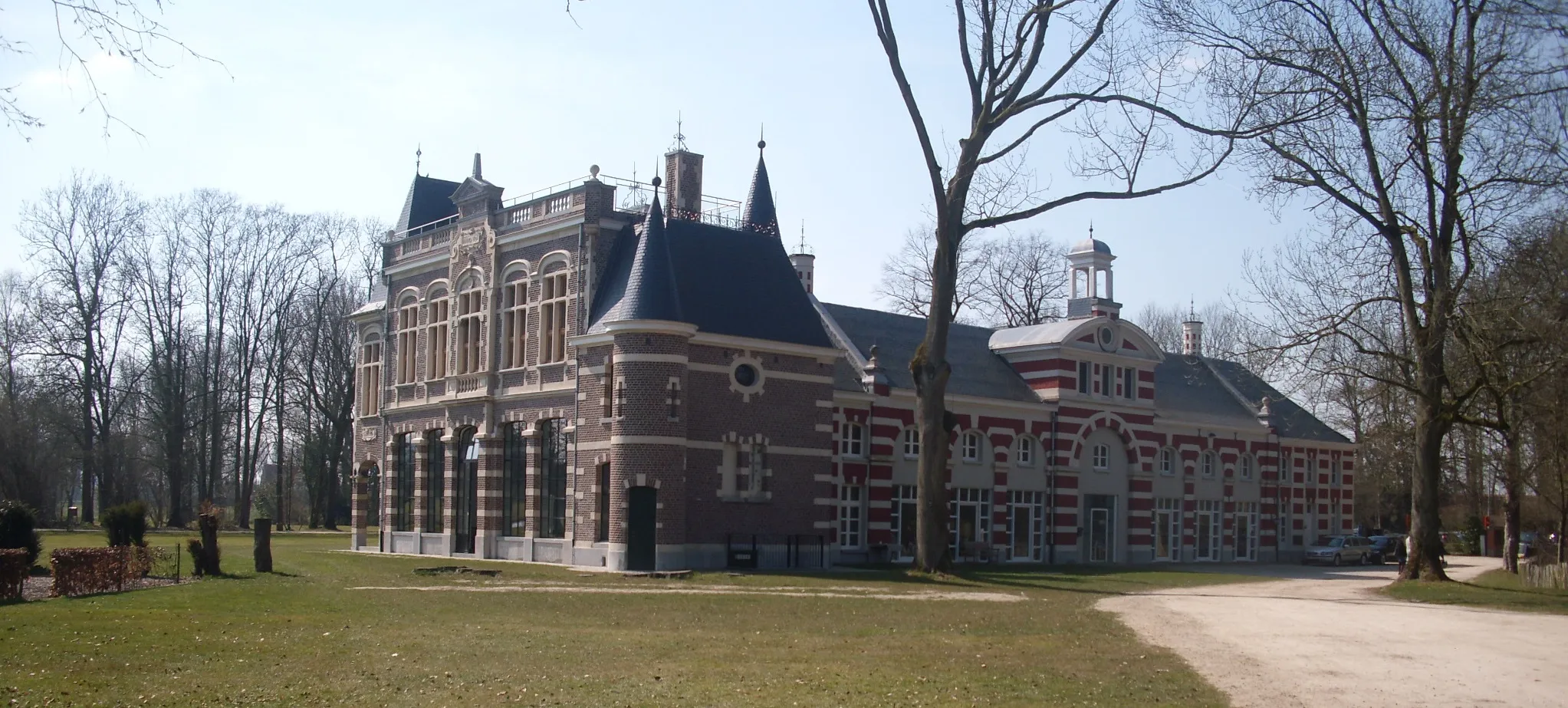 Photo showing: Bibliotheek en bijgebouwen - Domein de Ghellinck Elsegem - Kortrijkstraat - Elsegem - Wortegem-Petegem - Oost-Vlaanderen - België