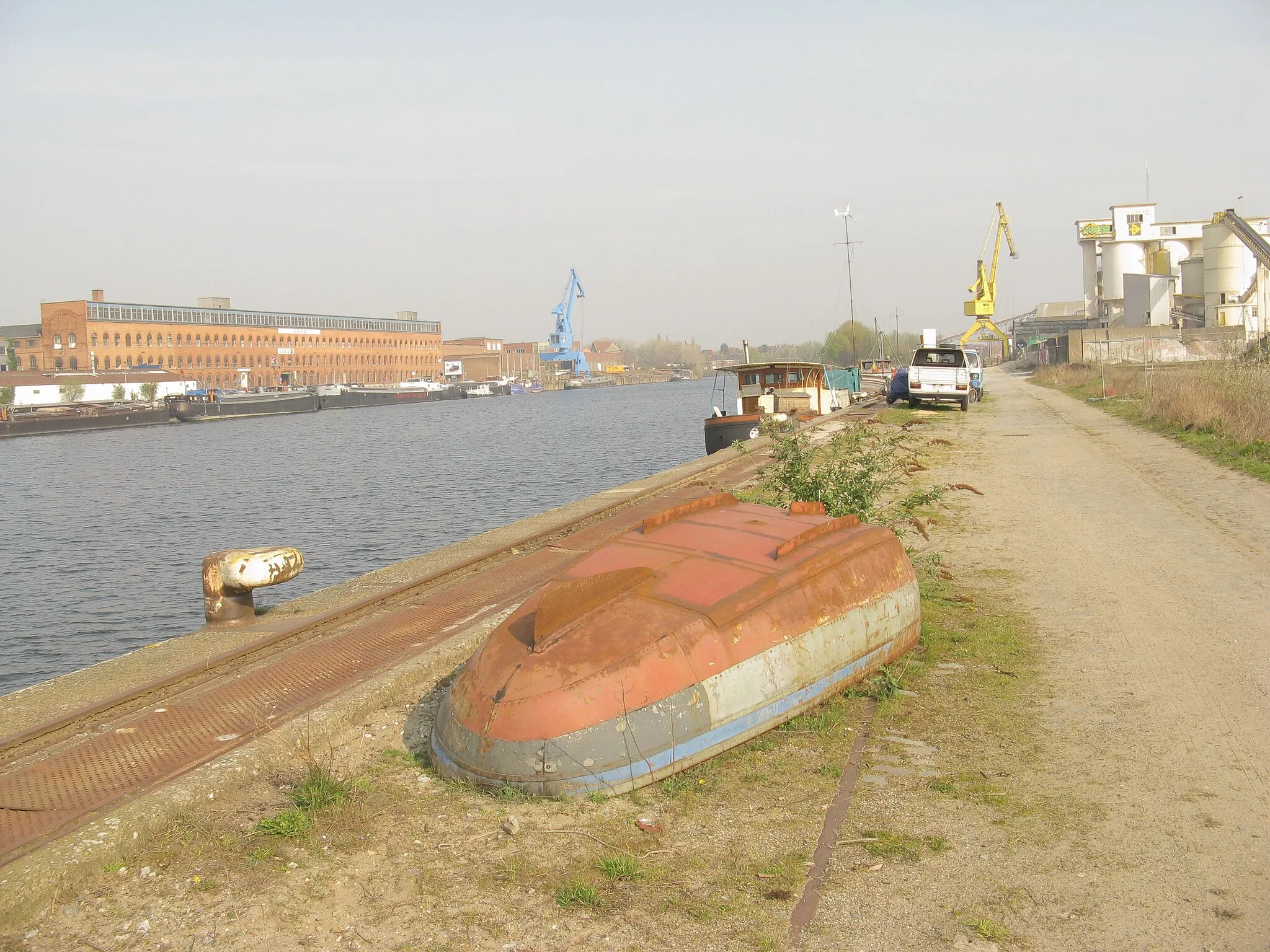 Photo showing: Het Handelsdok van de haven van Gent.