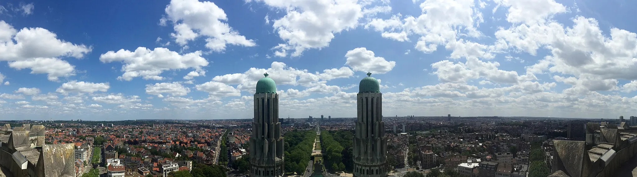 Photo showing: Panoramic view from atop the Sacred Heart Basilica