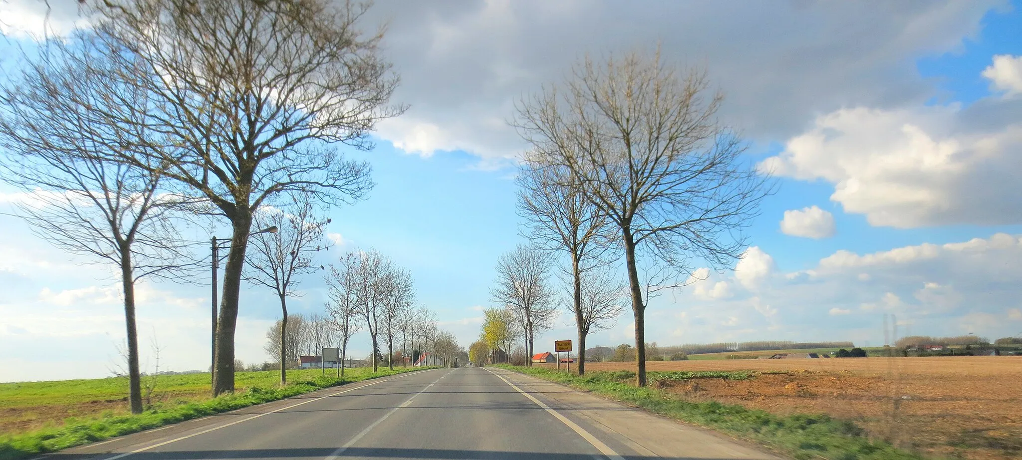 Photo showing: L'entrée de Thumaide.