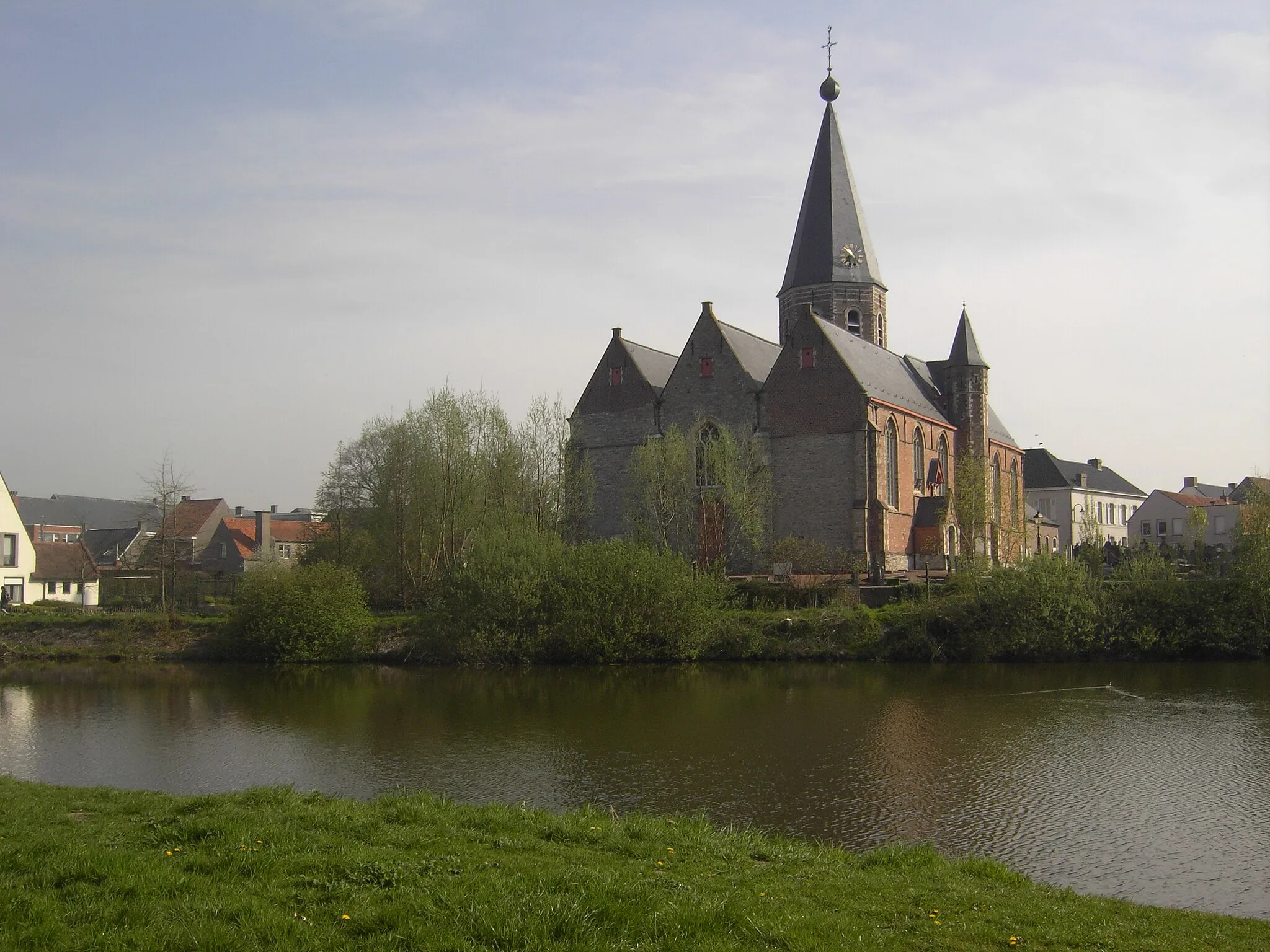 Photo showing: Church of Saint Michael, Saint Cornelius and Saint Ghislenus in Machelen. Machelen, Zulte, East Flanders, Belgium