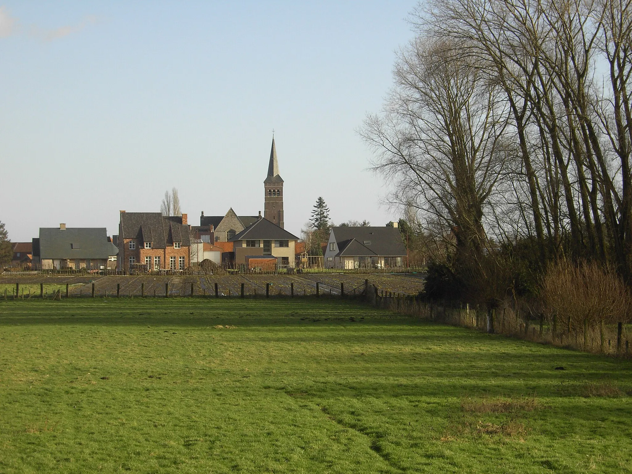 Photo showing: Vosselare in Nevele - Vosselare gezien vanaf het Schipdonkkanaal.