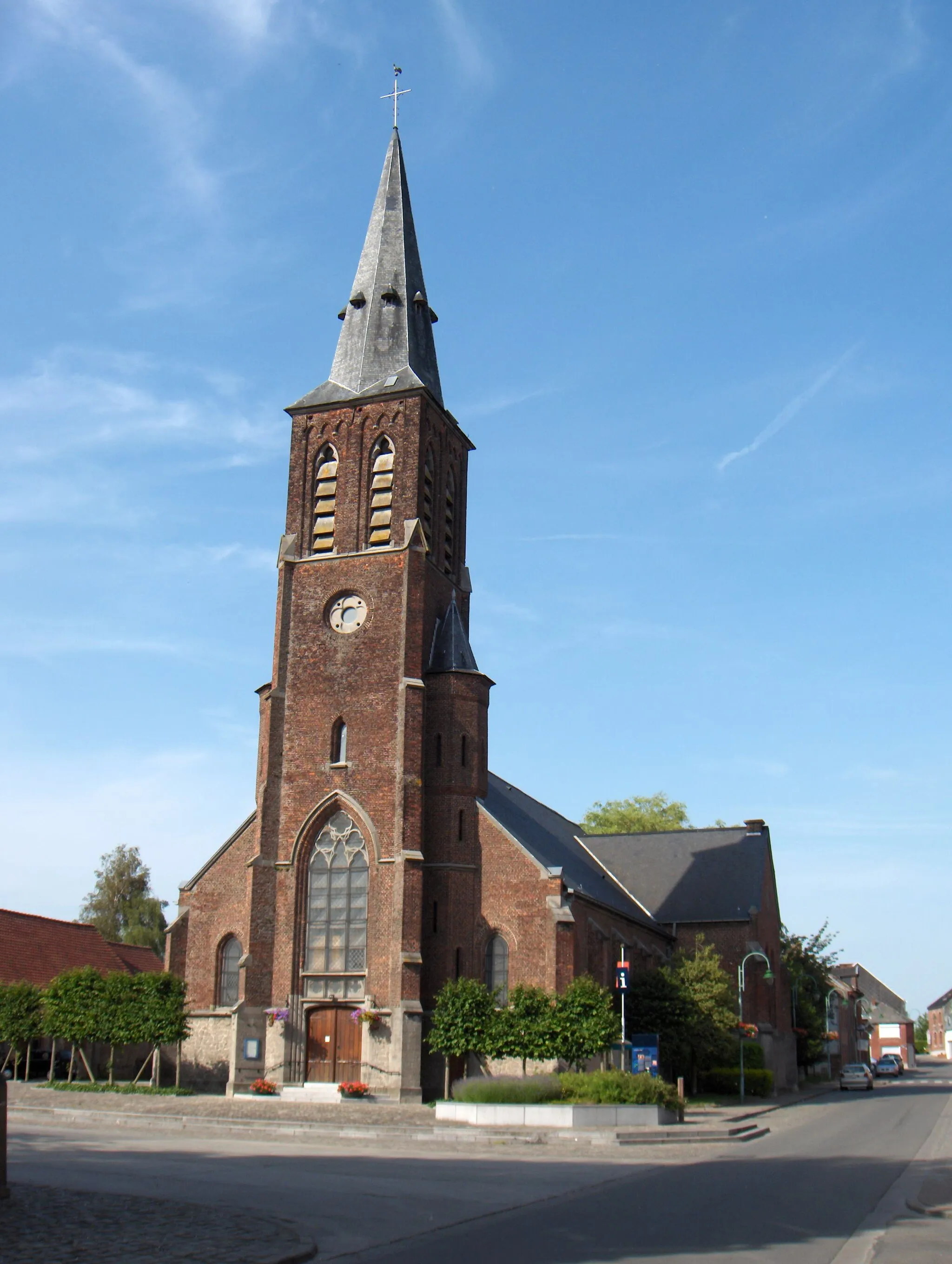 Photo showing: Maffle (Ortsteil der Gemeinde Ath, Belgien, Prov. Hennegau), Waudrukirche (église Sainte-Waudru). Neugotisch, ca. 1865; Architekt: Désiré Limbourg.