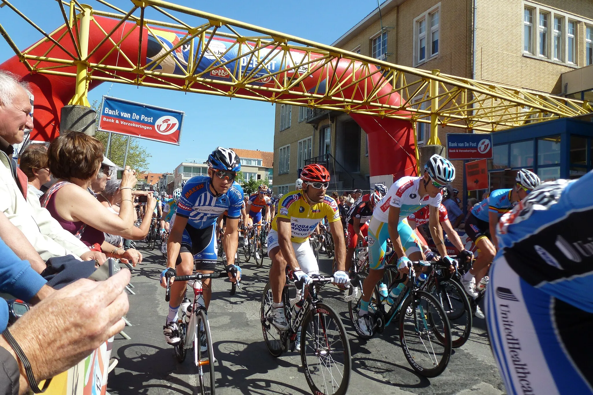 Photo showing: Belgien-Rundfahrt 2012 Start 3. Etappe in Heist