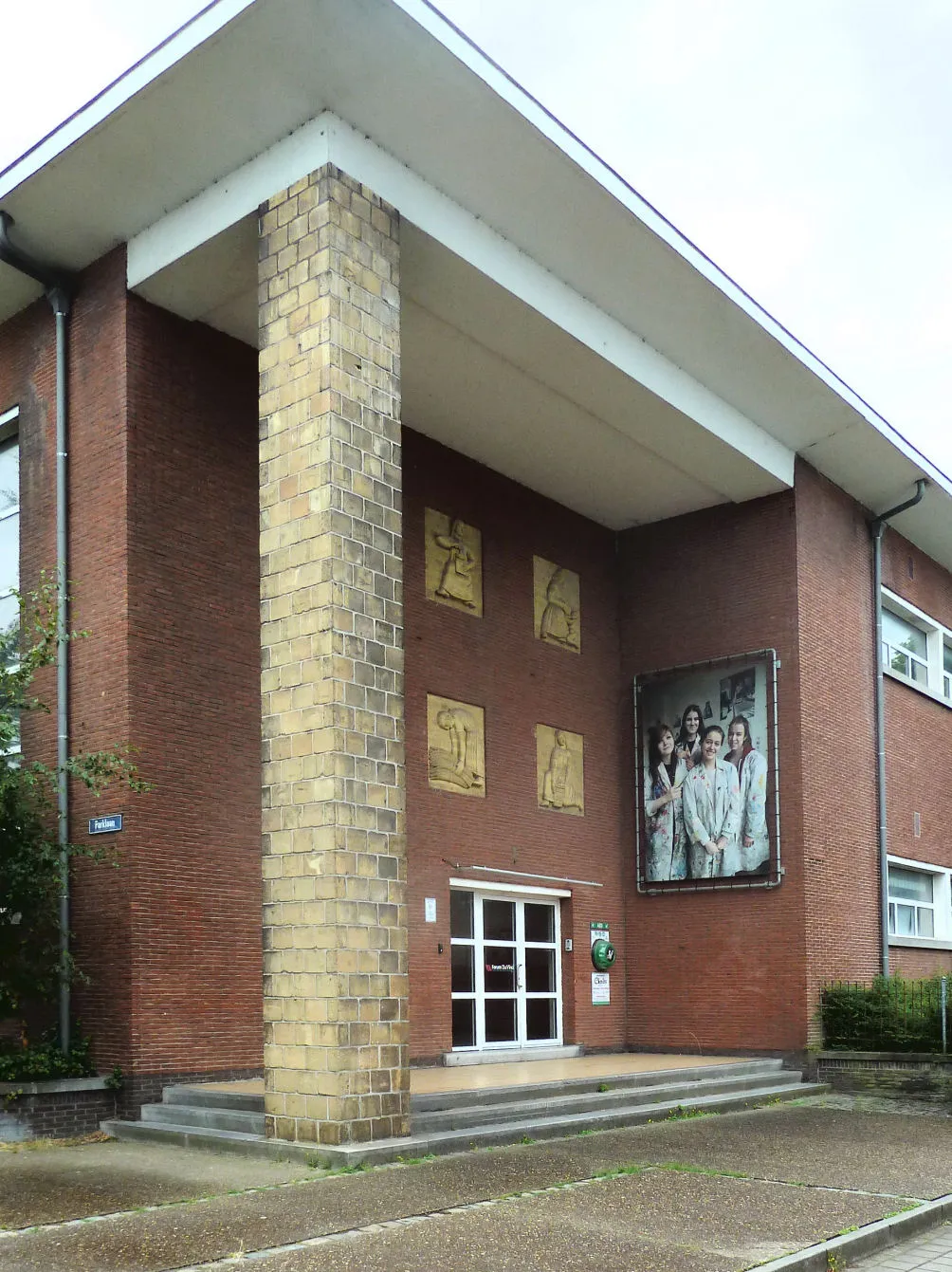 Photo showing: Koninklijk Atheneum (Da Vinci) Parklaan sint-Niklaas