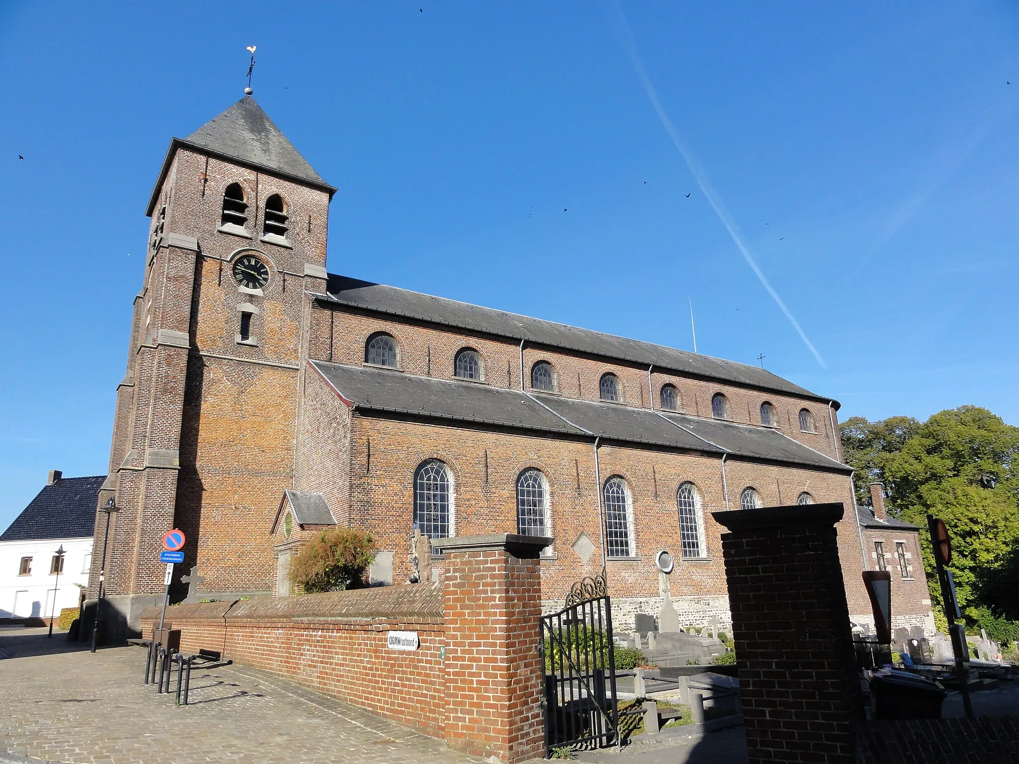 Photo showing: Sint-Britiuskerk in Etikhove. Sint-Britiuskerk (Church of Saint Brice) in Etikhove. Etikhove, Maarkedal, East Flanders, Belgium
