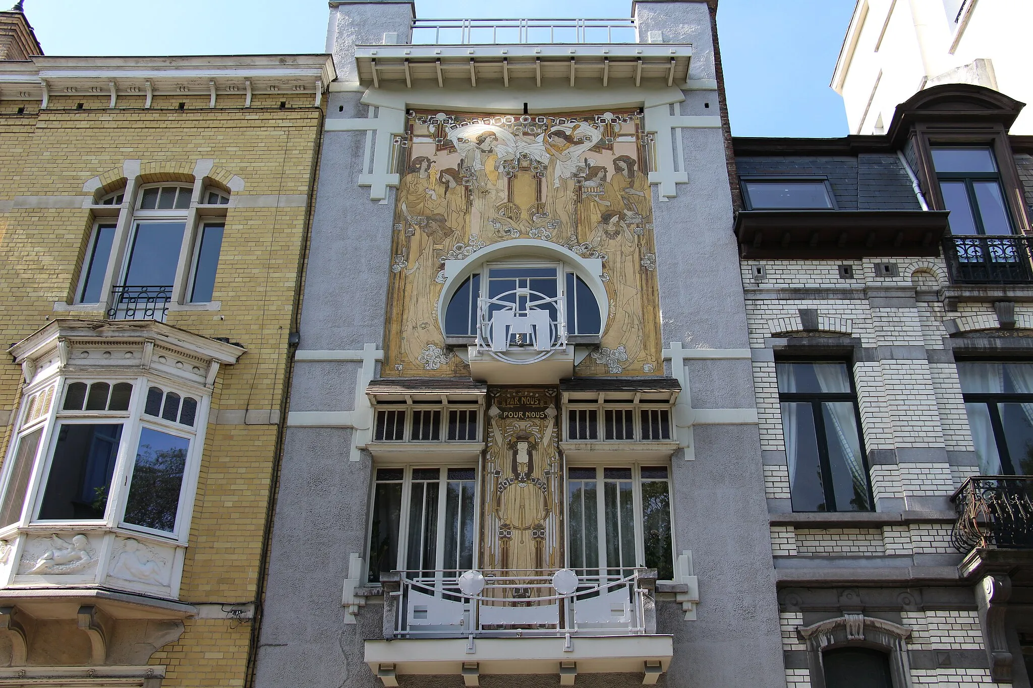 Photo showing: Etterbeek. Rue des Francs Art Nouveau house built by Paul Cauchie in 1905 for him and his wife. It is now an art museum.