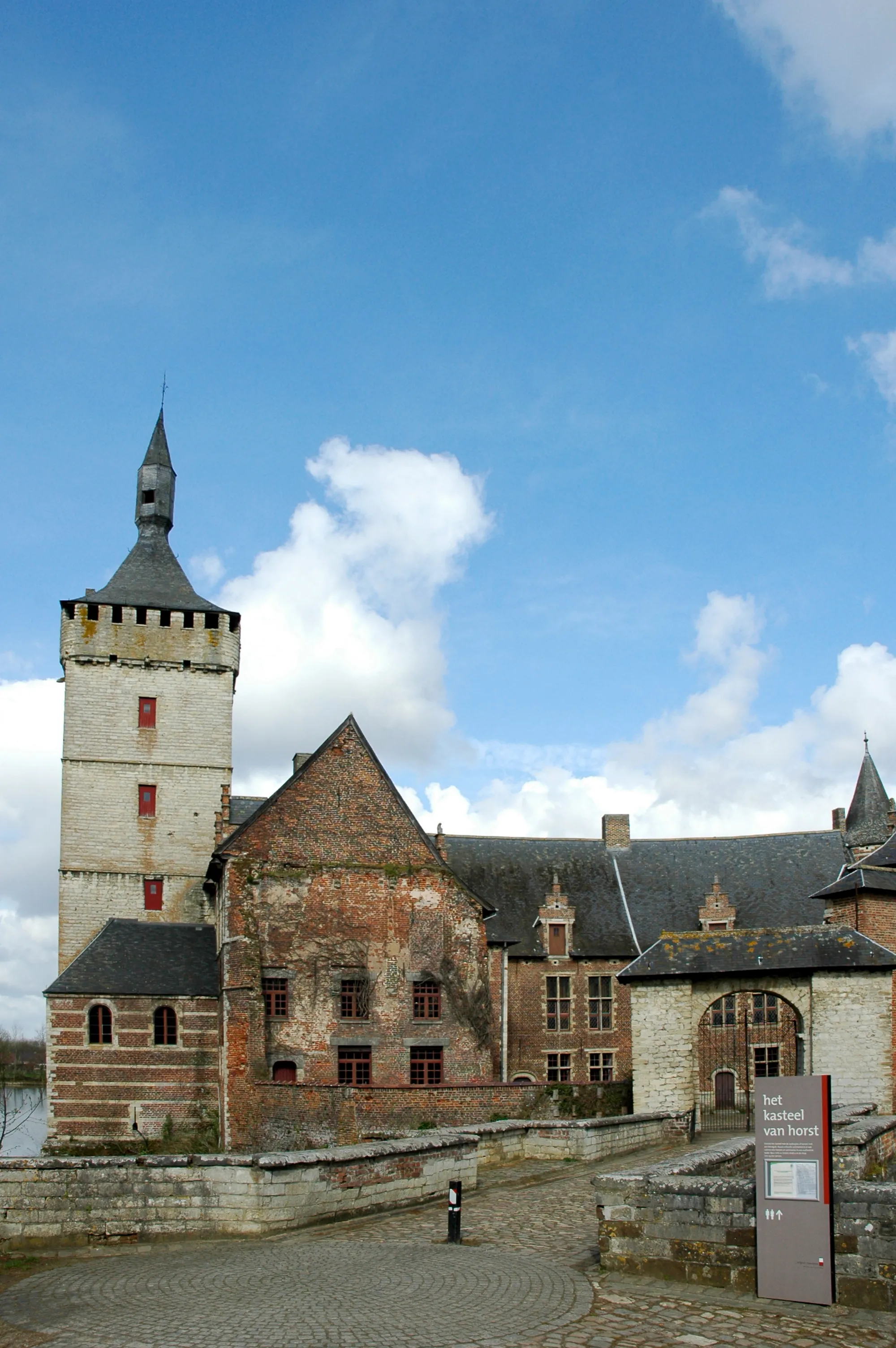 Photo showing: Castle of Horst