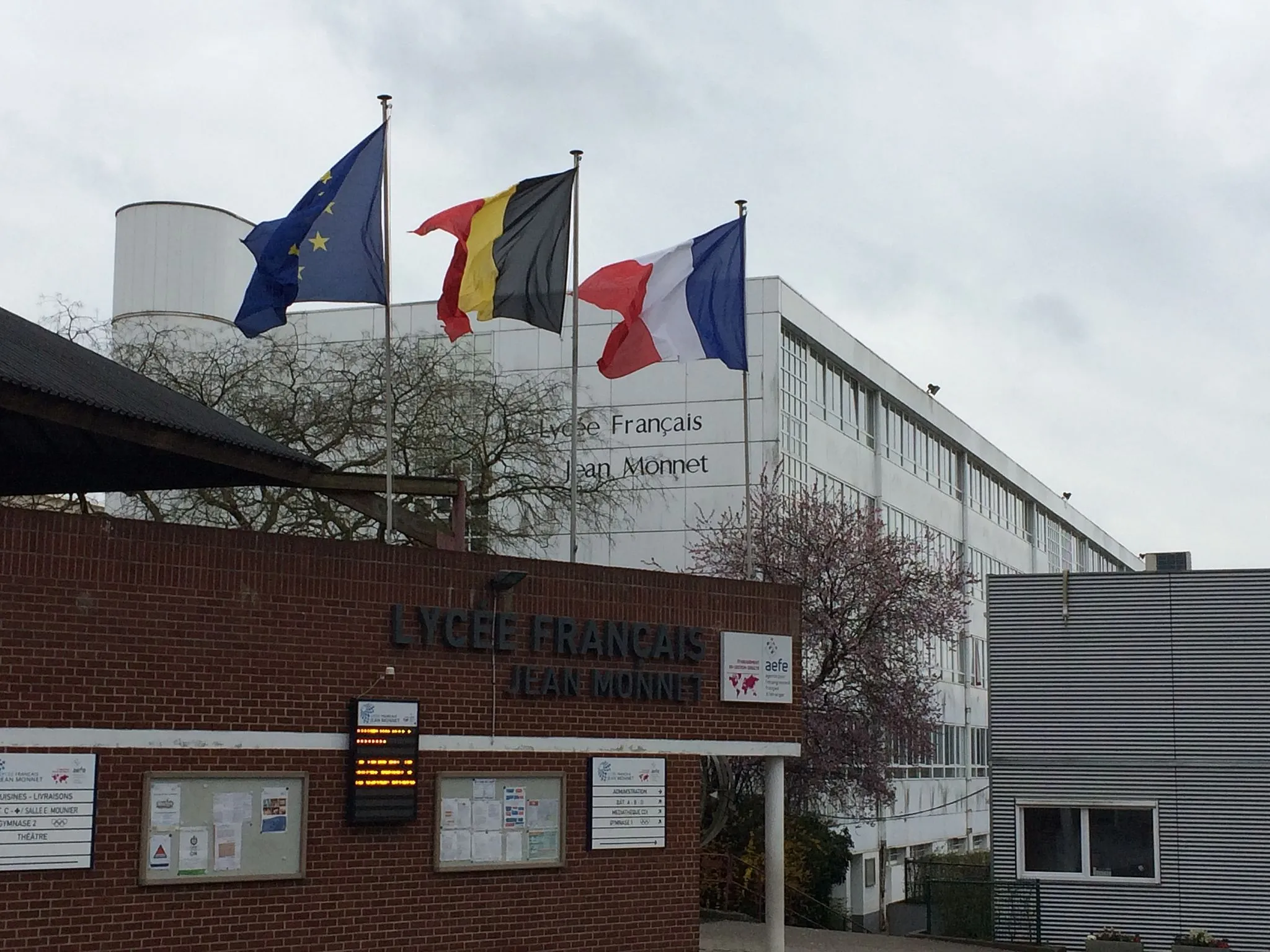 Photo showing: Lycée Français Jean Monnet in Uccle (Brussels, Belgium).