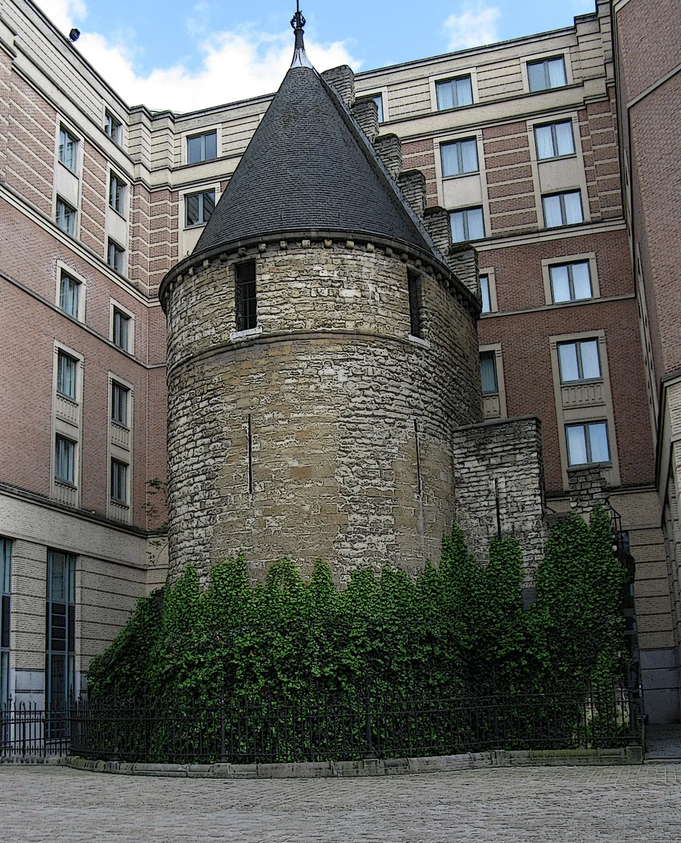 Photo showing: Tower from the Medieval Fortifications in Brussels