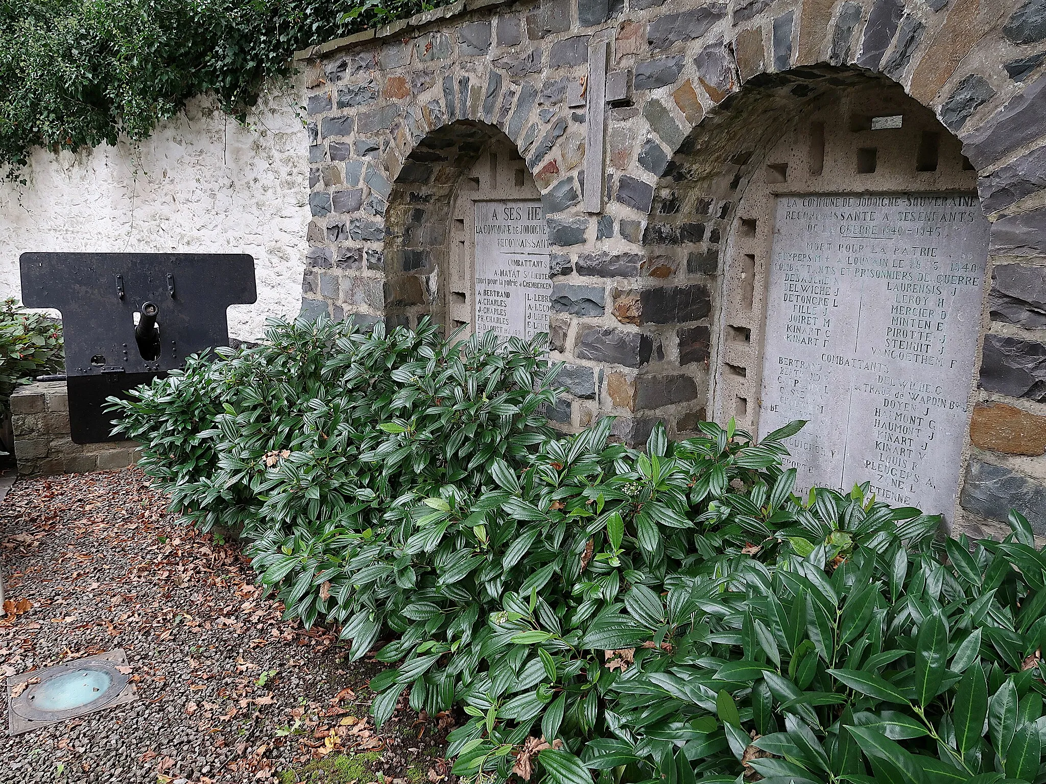 Photo showing: Monument aux morts 14-18 40-45 de Jodoigne-Souveraine