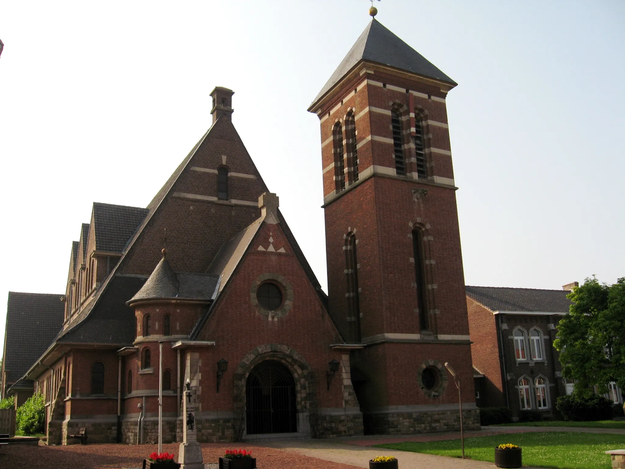 Photo showing: Church of the Holy Cross in Neerwinden, Landen, Flemish Brabant, Belgium