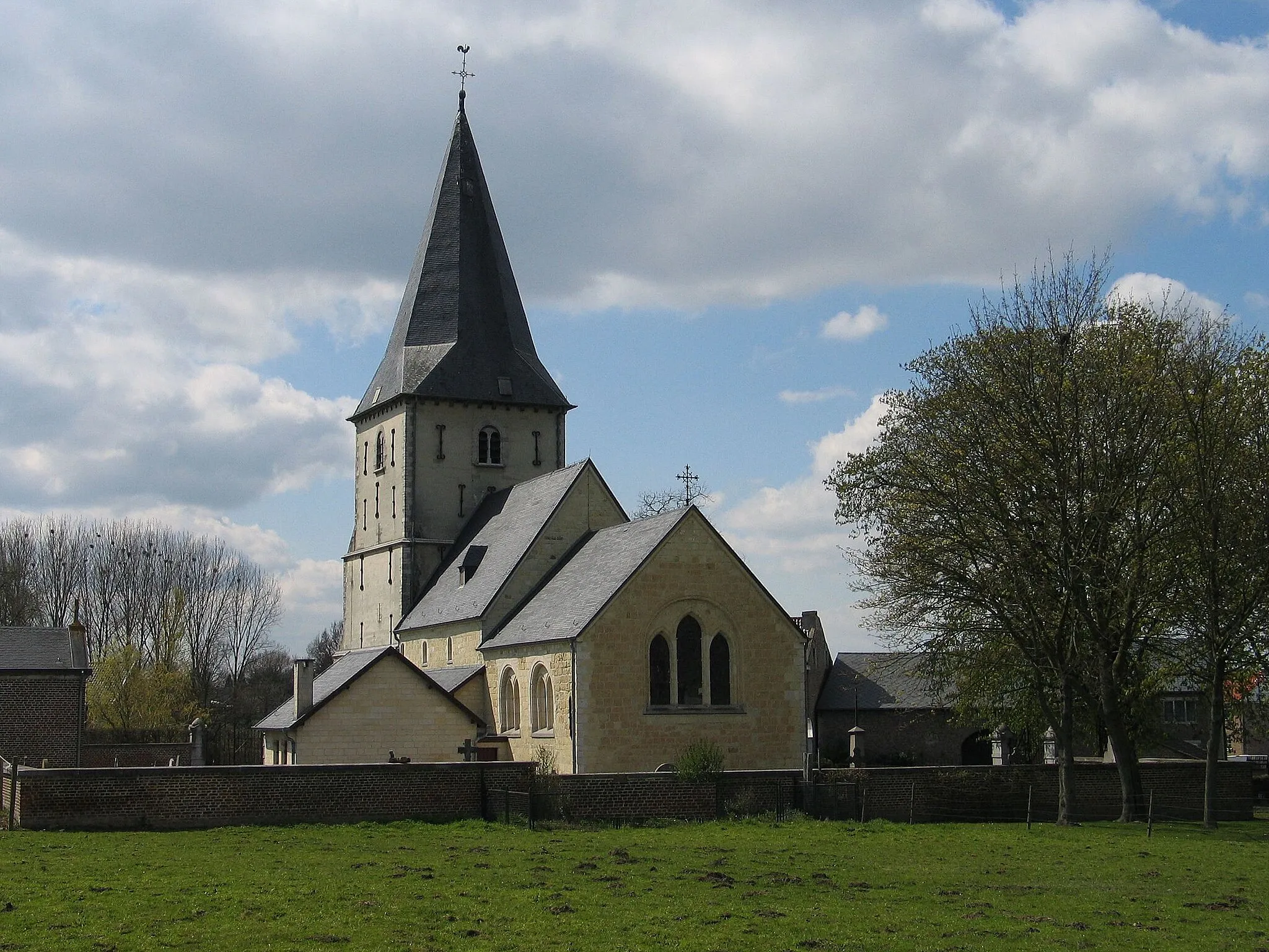Photo showing: de Sint-Amanduskerk in Wezeren, België, zeldzaam voorbeeld van gotisch-romaanse overgangsstijl