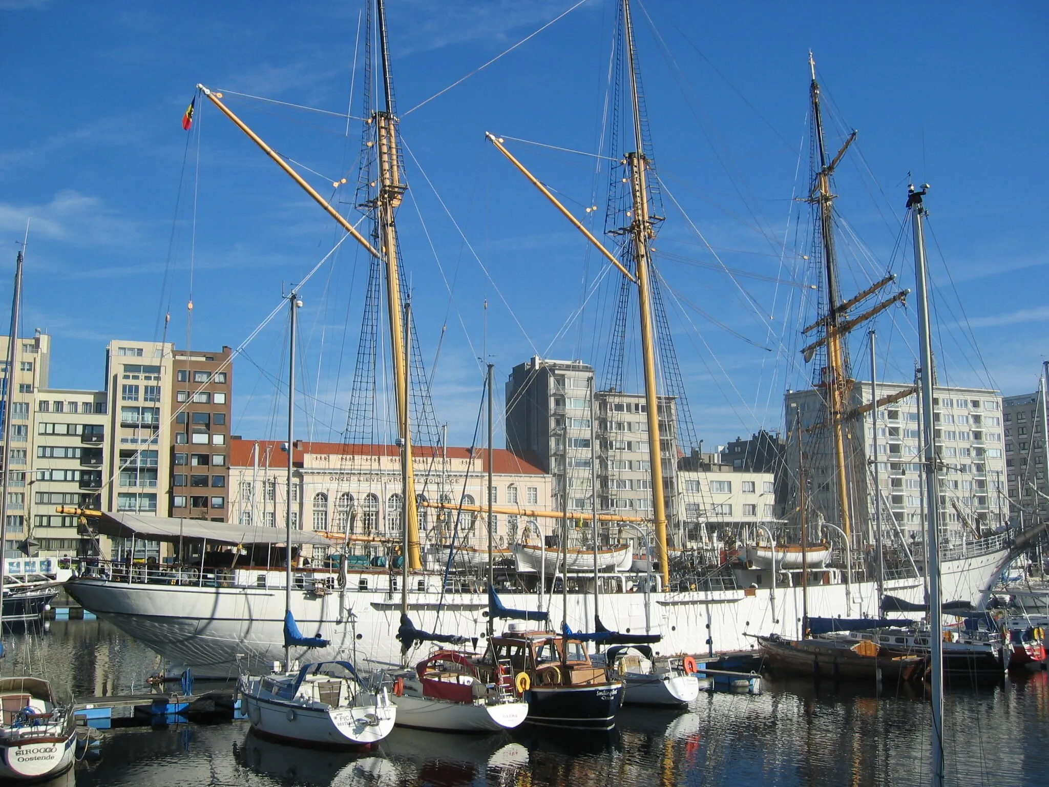 Photo showing: Ostend and the museumship, the brigantine Mercator.