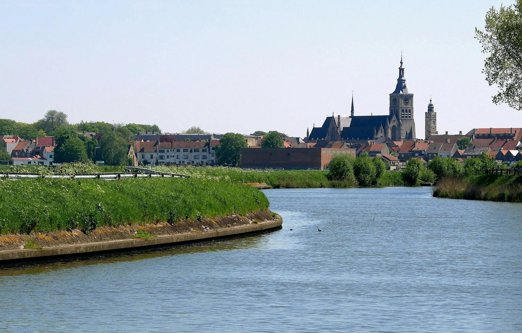 Photo showing: View on Diksmuide and the river Yser
