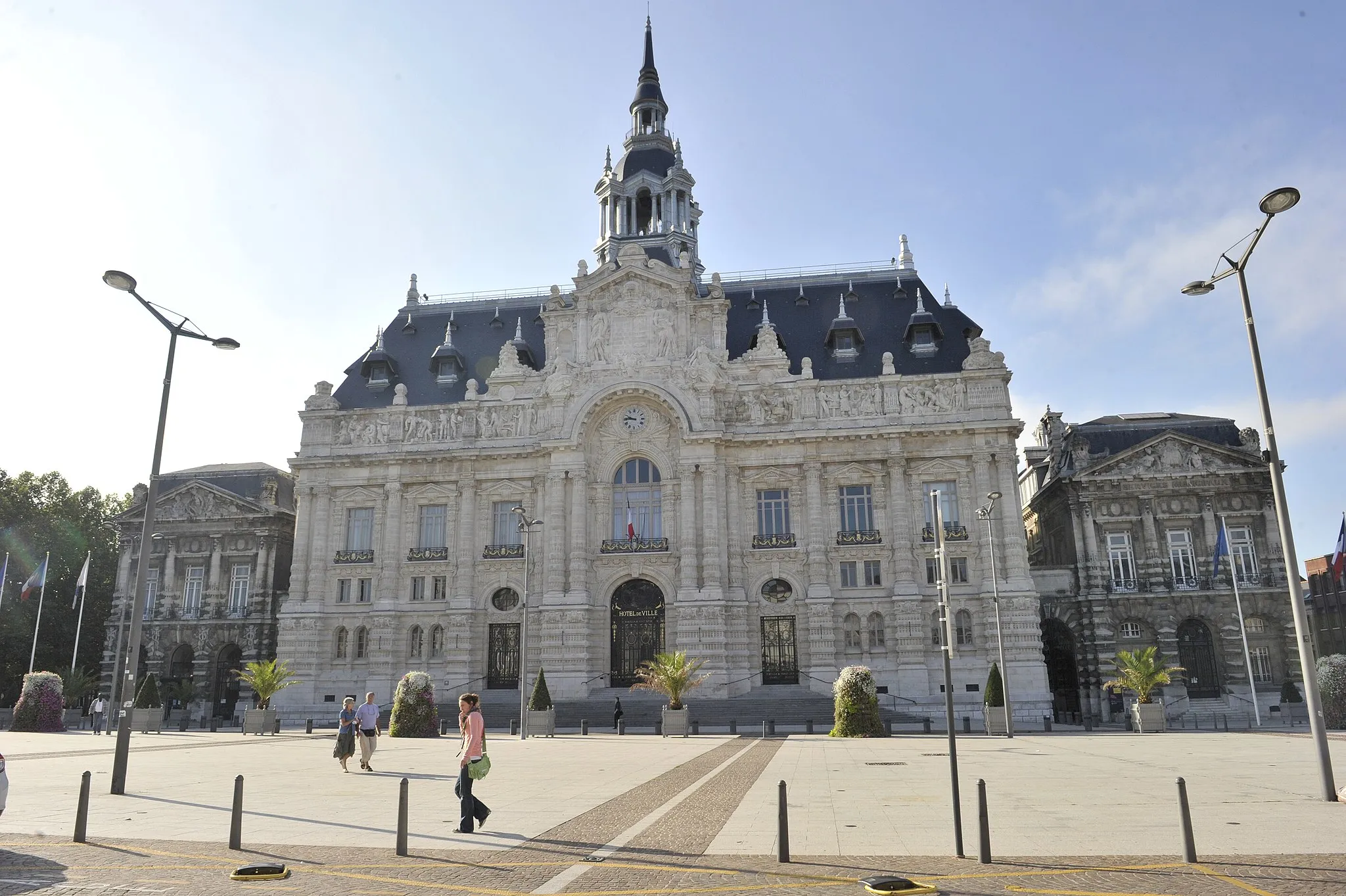 Photo showing: façade de la mairie et grand'place