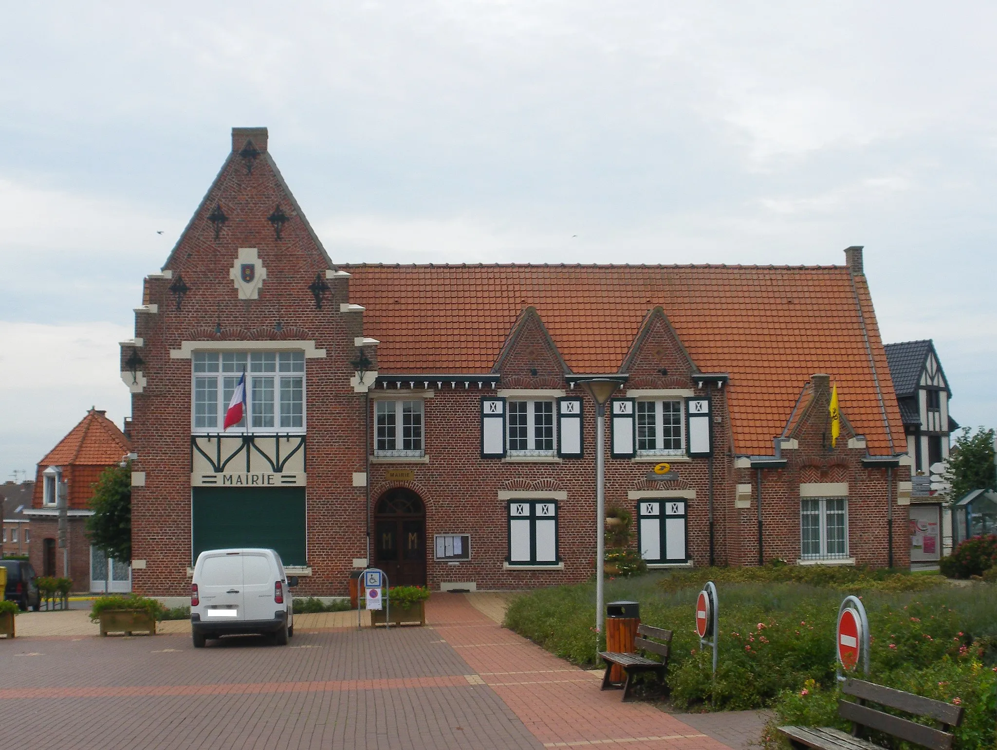 Photo showing: Vue de la mairie de Méteren.