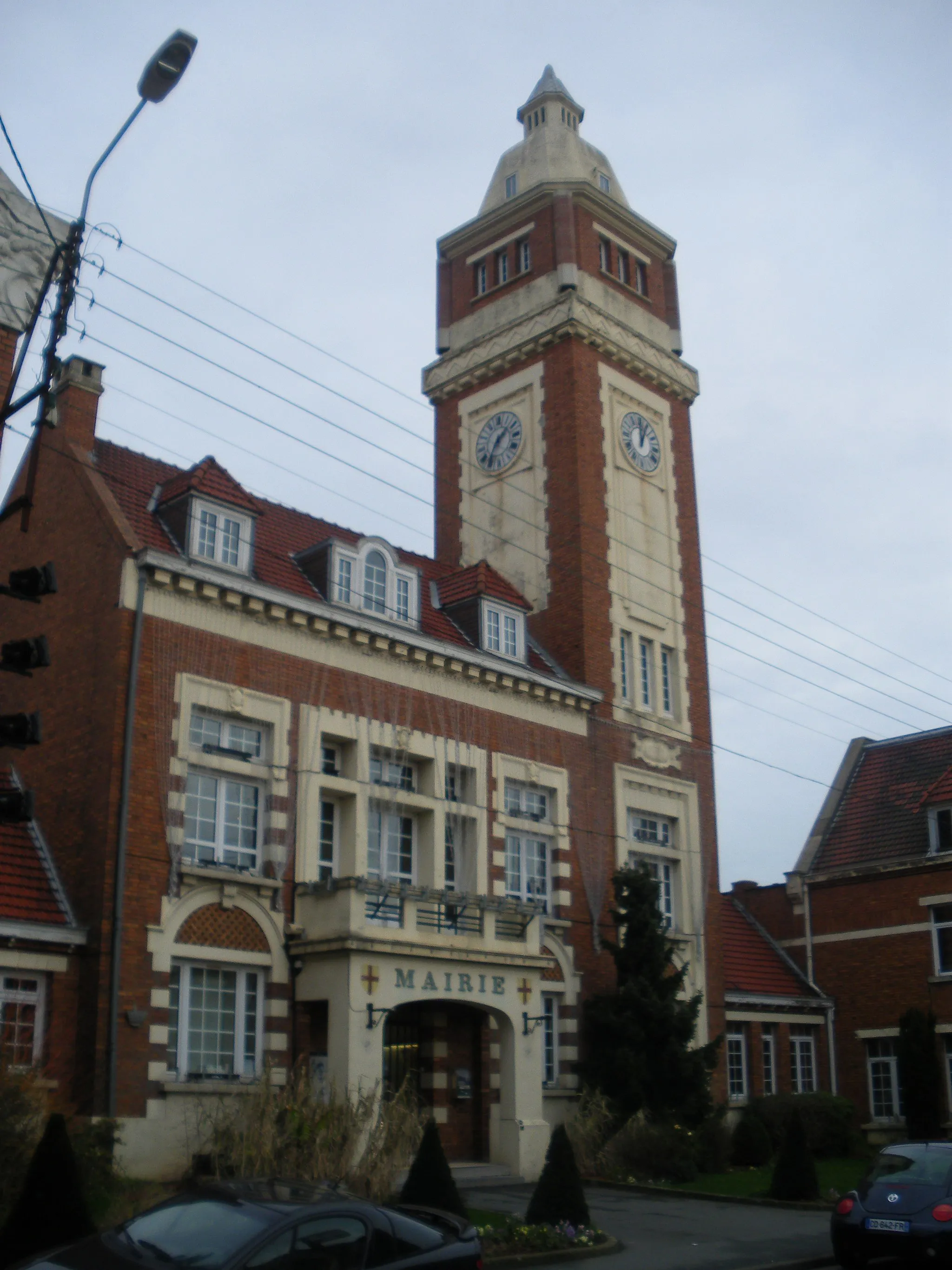 Photo showing: Vue de la mairie de Lesquin.