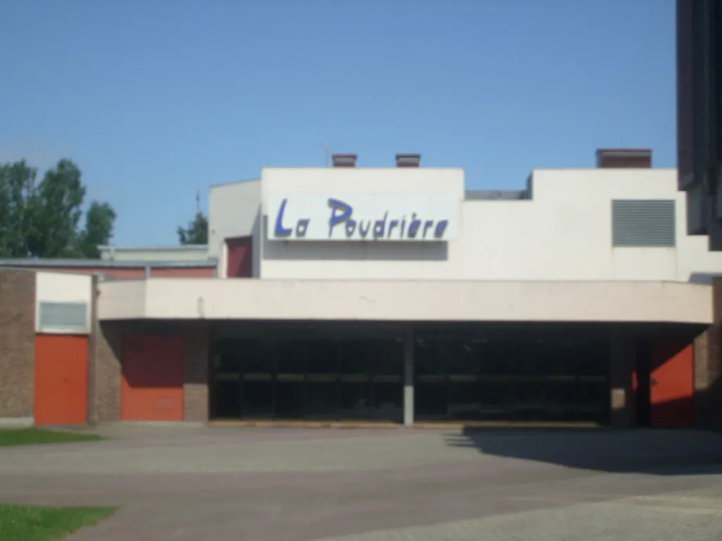 Photo showing: La salle de la Poudrière à Leffrinckoucke
