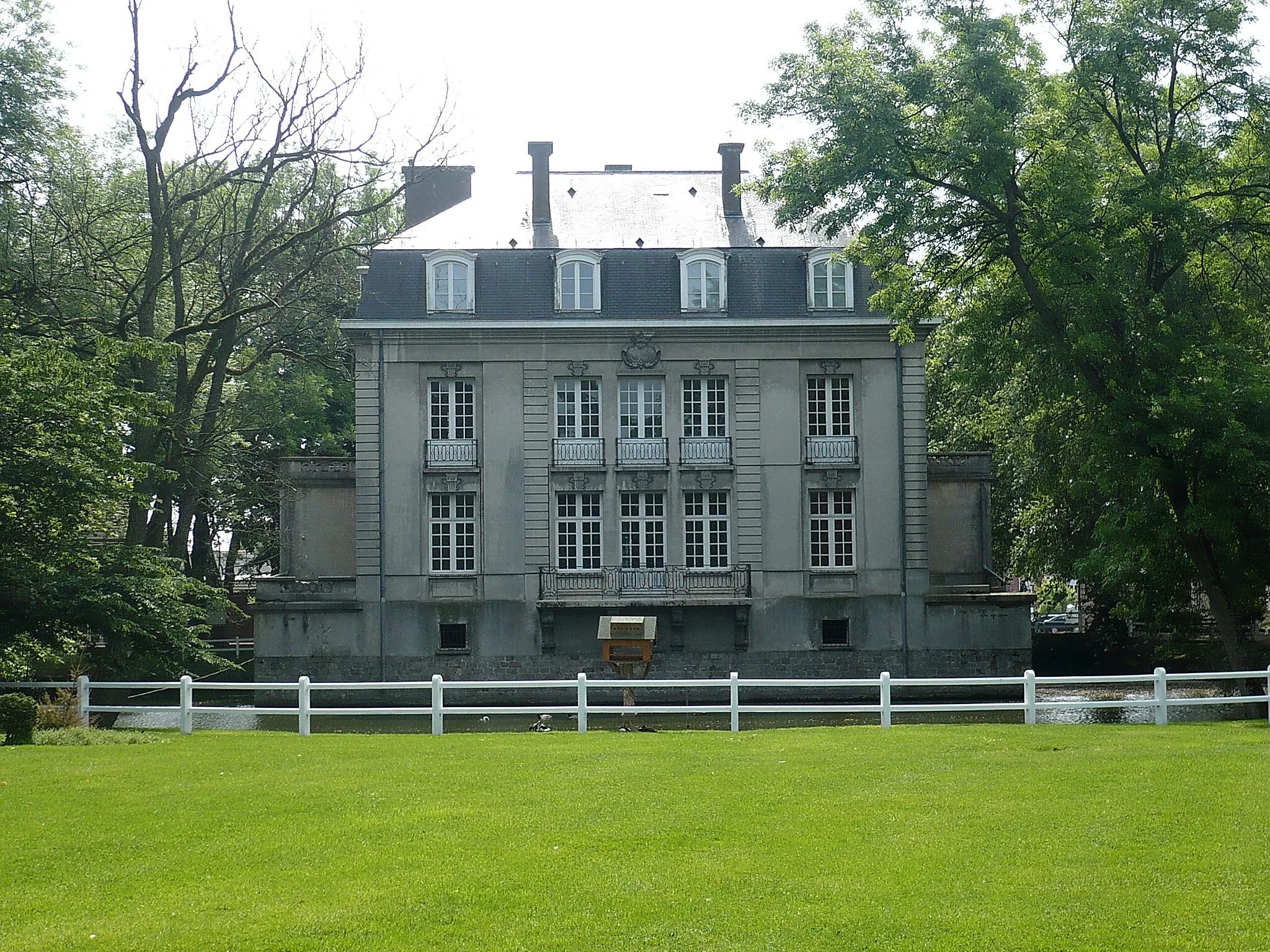 Photo showing: château de NIEPPE (59850) France, reconstruction après la 1ère Guerre Mondiale, médiathèque de la Ville et lieu d'expositions , Parc Public