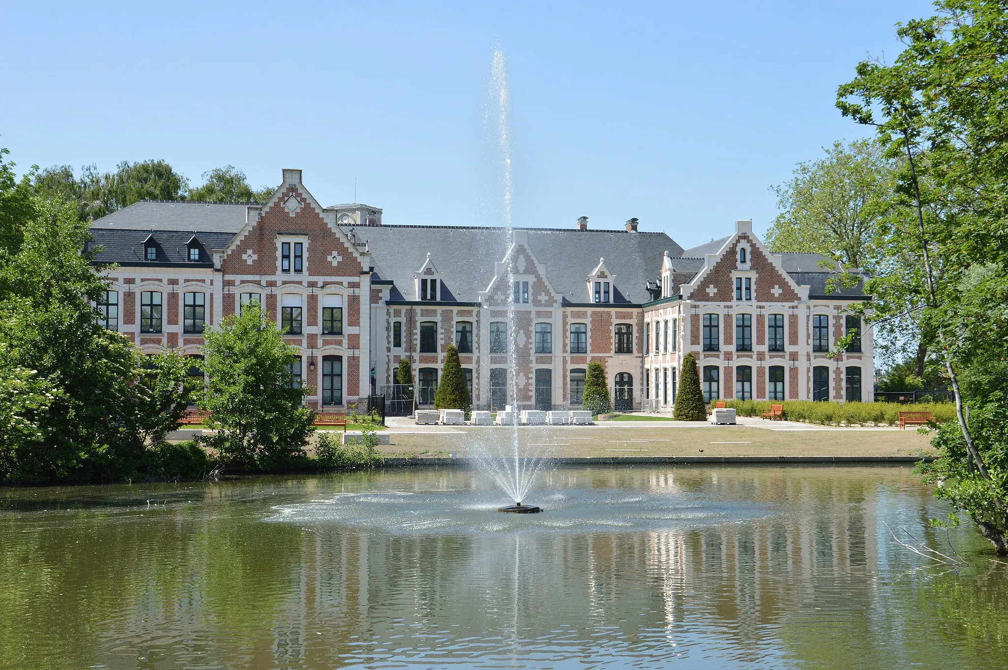 Photo showing: Château de Robersart (Wambrechies) - vue depuis le Parc de Robersart