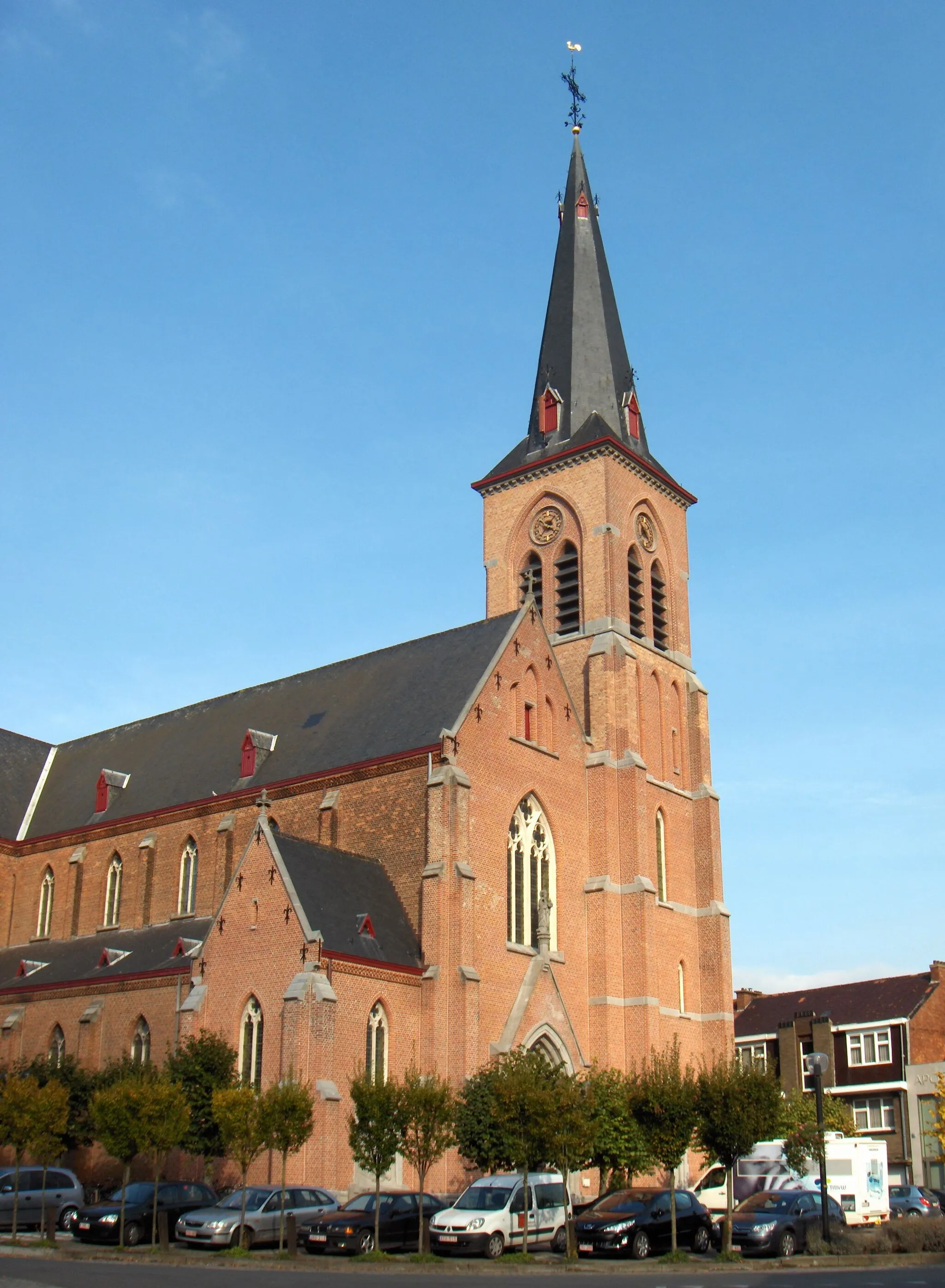 Photo showing: Knesselare (Belgien, Provinz Ostflandern), Willibrordikirche in der Dorfmitte